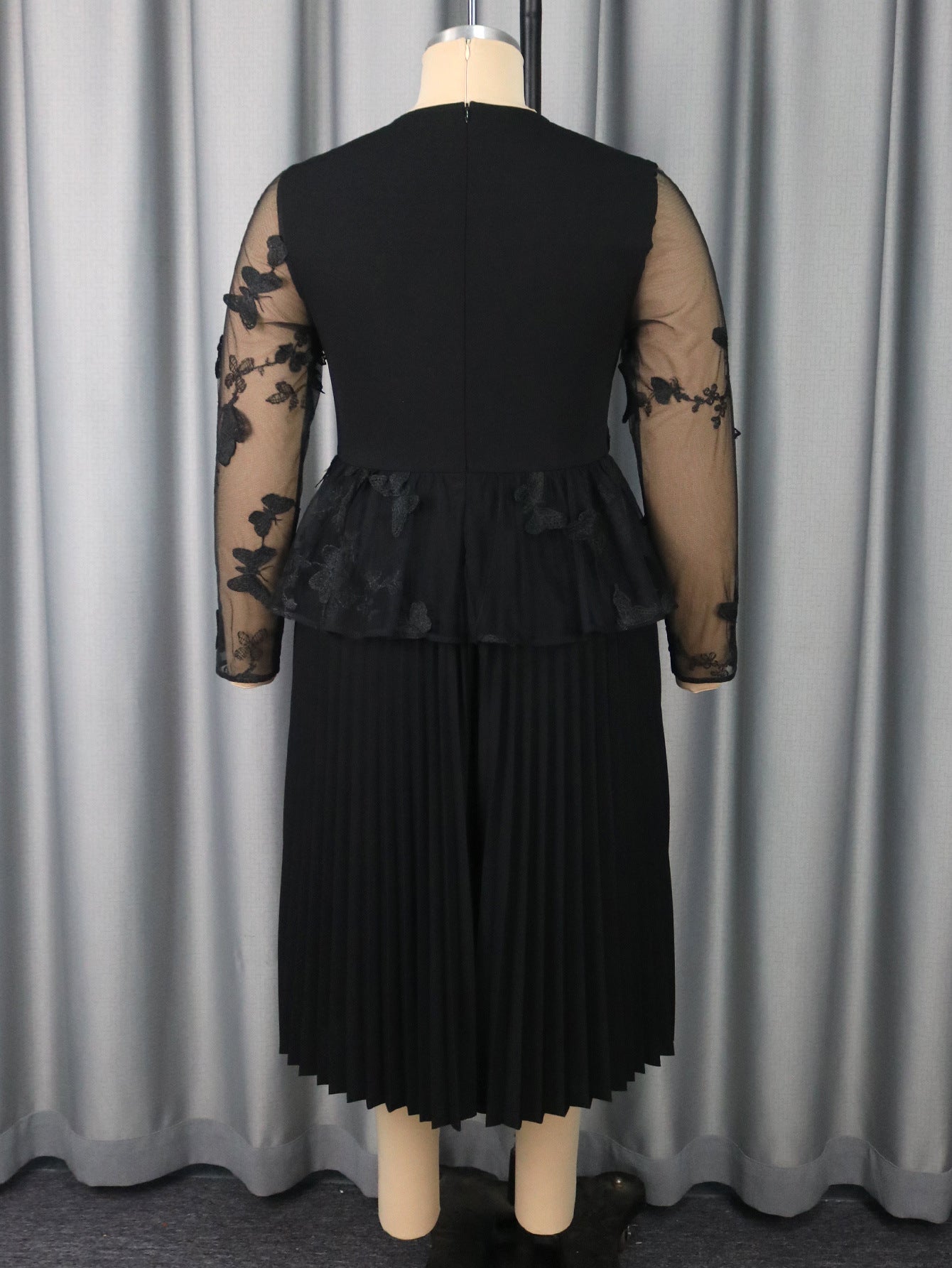 Plus-Size Women Elegant Black Patchwork Embroidered Mesh Ruffle Long-Sleeved Pleated Dress 5