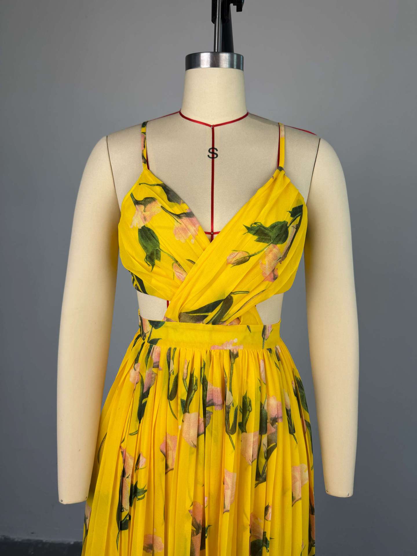 Women Summer Printed V-Neck Suspender Pleated Dress