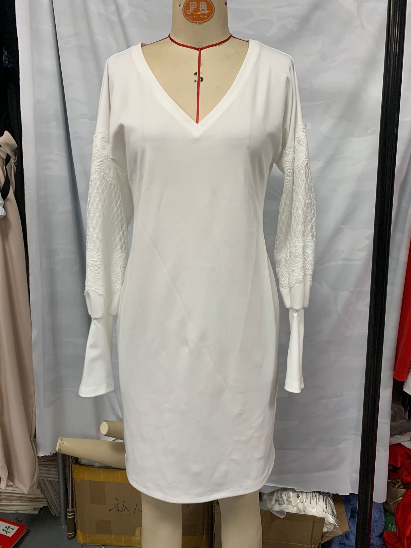 Women long sleeve lace Patchwork V-neck dress 4