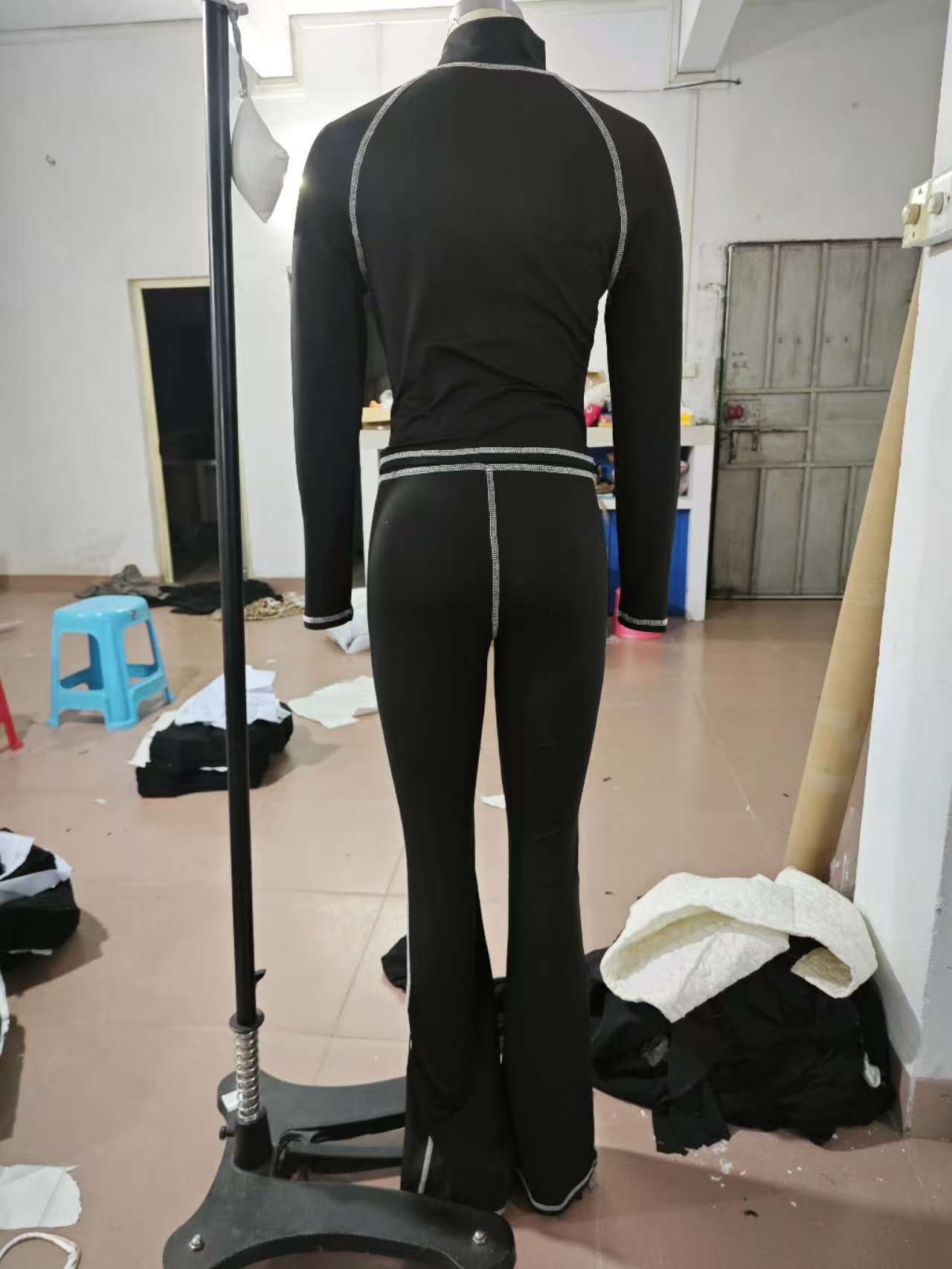 Women Zippered Long Sleeve Sports Fitness Top and Pants Two-piece Set 6