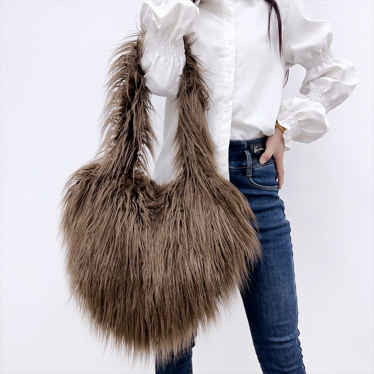 Style Trendy Heart Bag Women's Fur Bag Heart-Shaped Cute Crossbody Bag Shoulder Bag 12