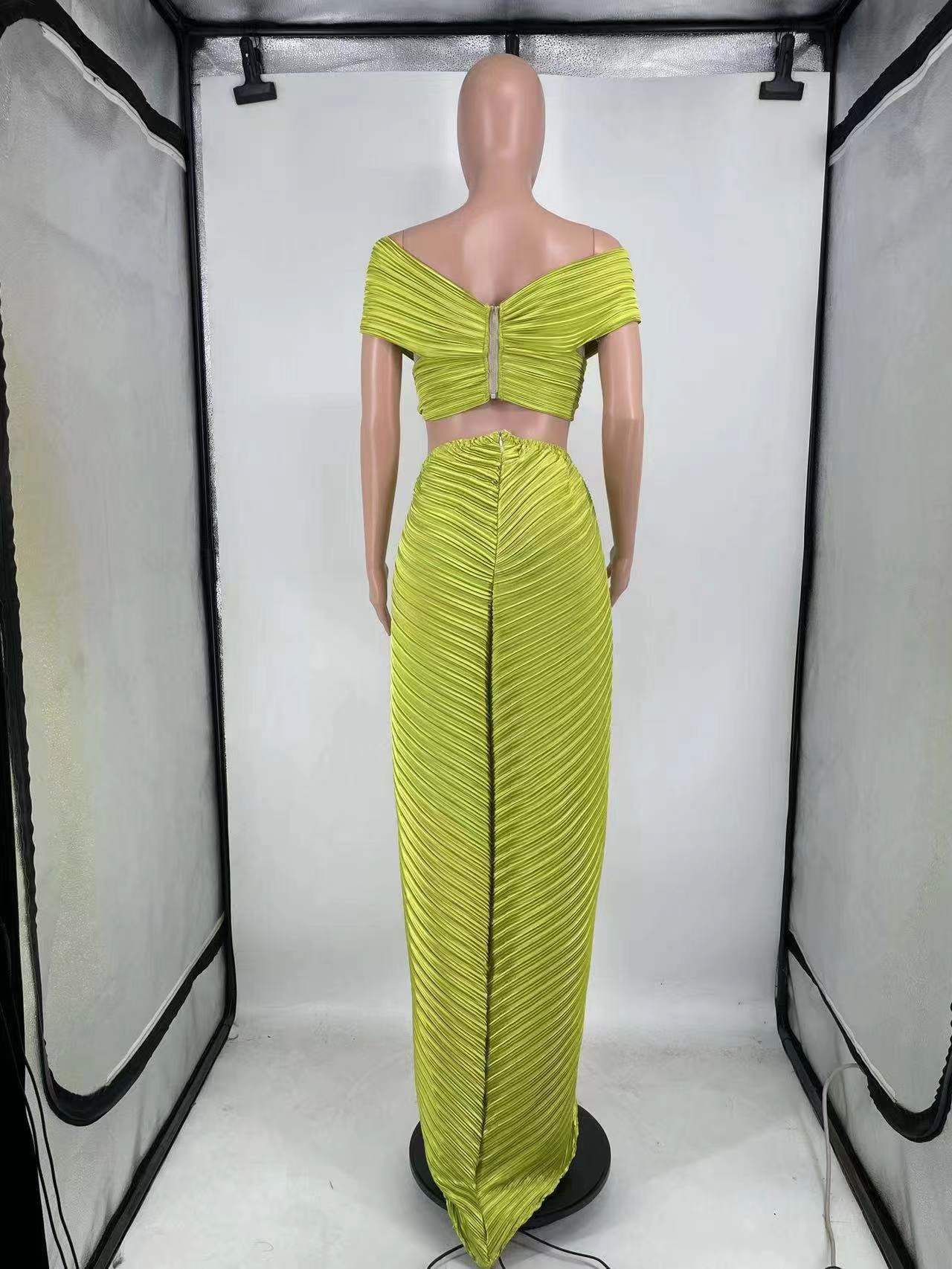 Women Solid Pleated Off Shoulder Top and Skirt Two-Piece Set 11