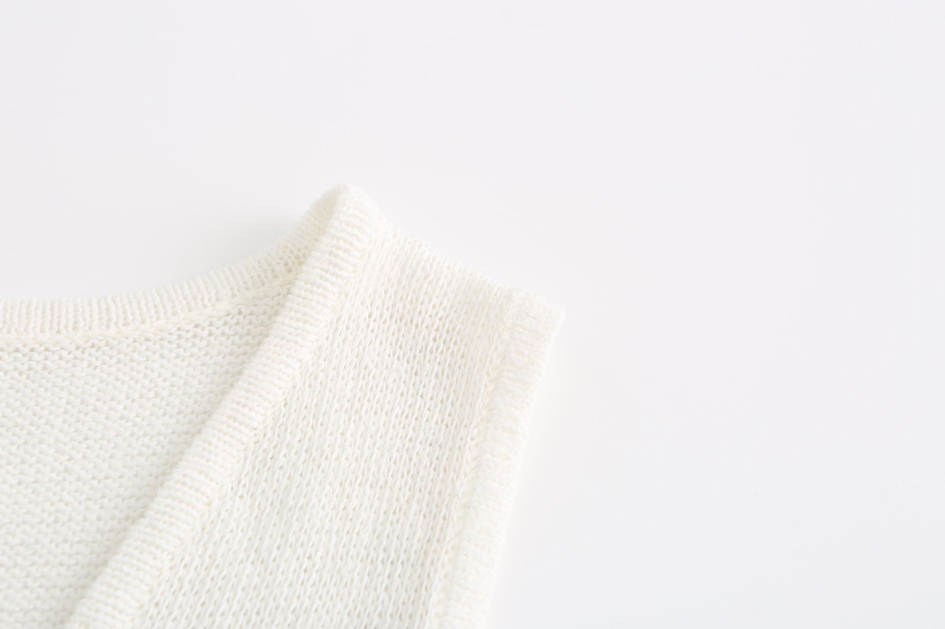 Summer fashion casual deep V-neck knitting vest and shorts two-piece set 48