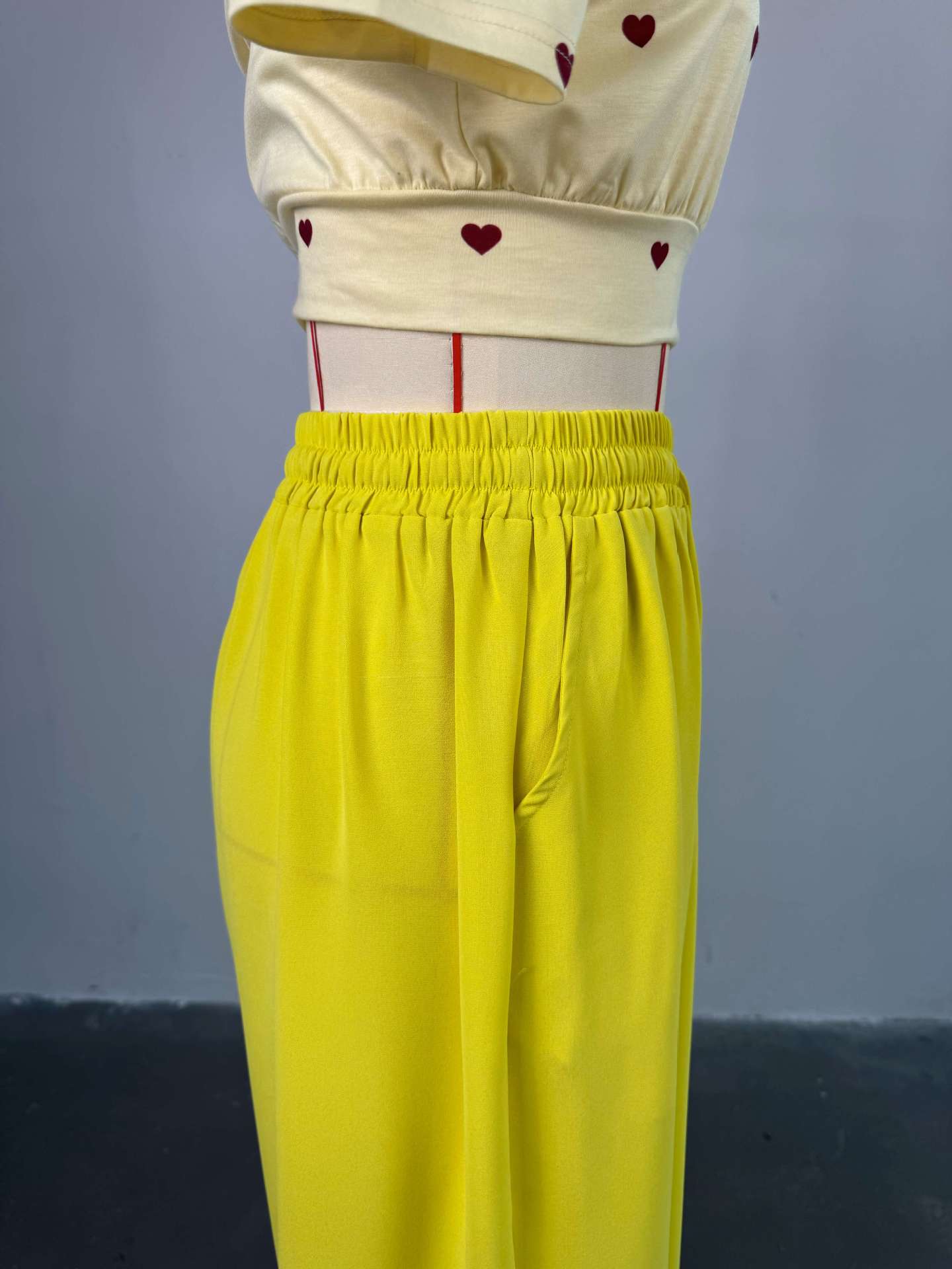 Women's Summer Sweet & Trendy Round Neck Heart Print Short Sleeve Top & Wide-Leg Pants Set 9