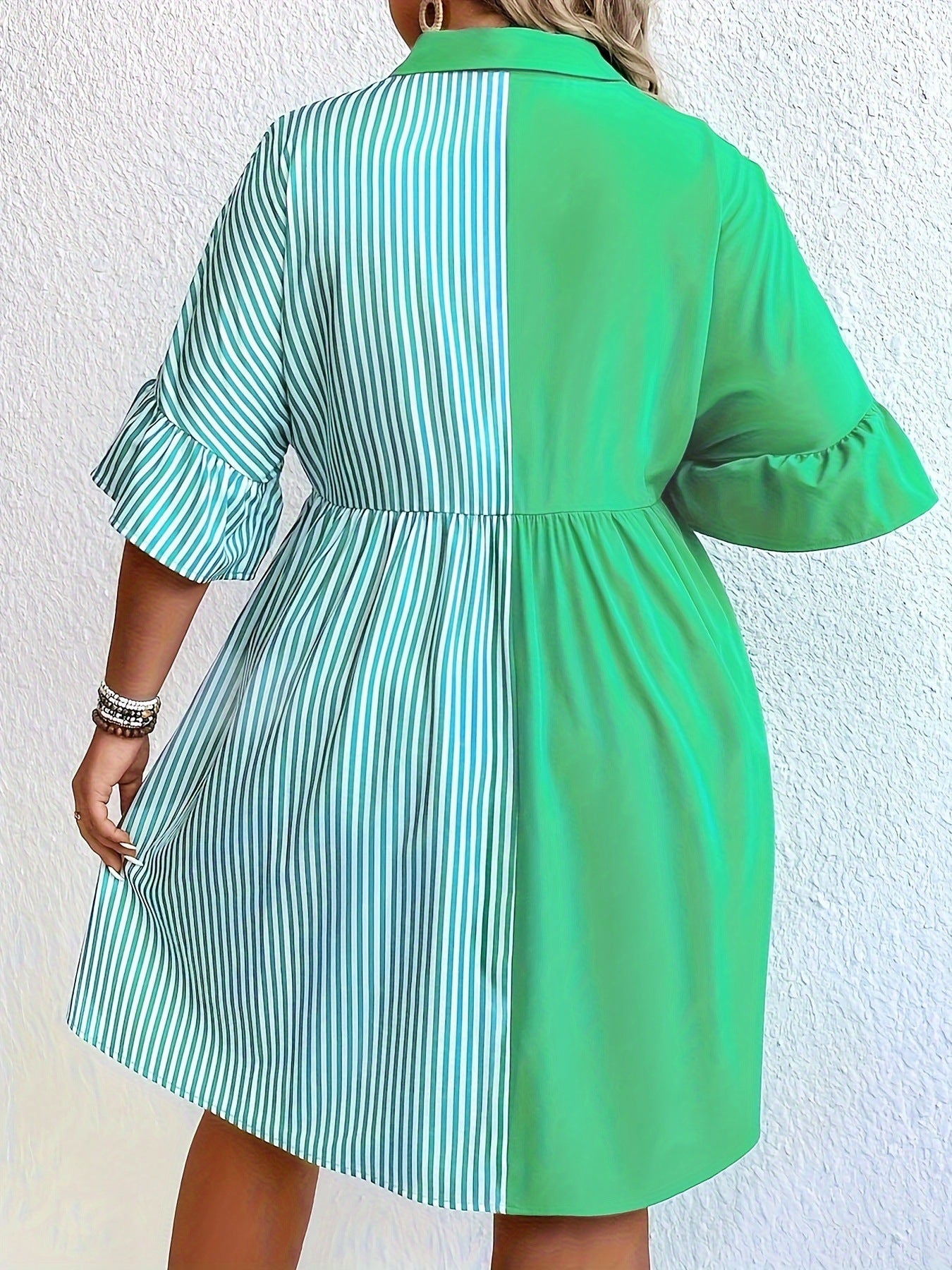 Plus Size Women Printed Turndown Collar Button Dress 3