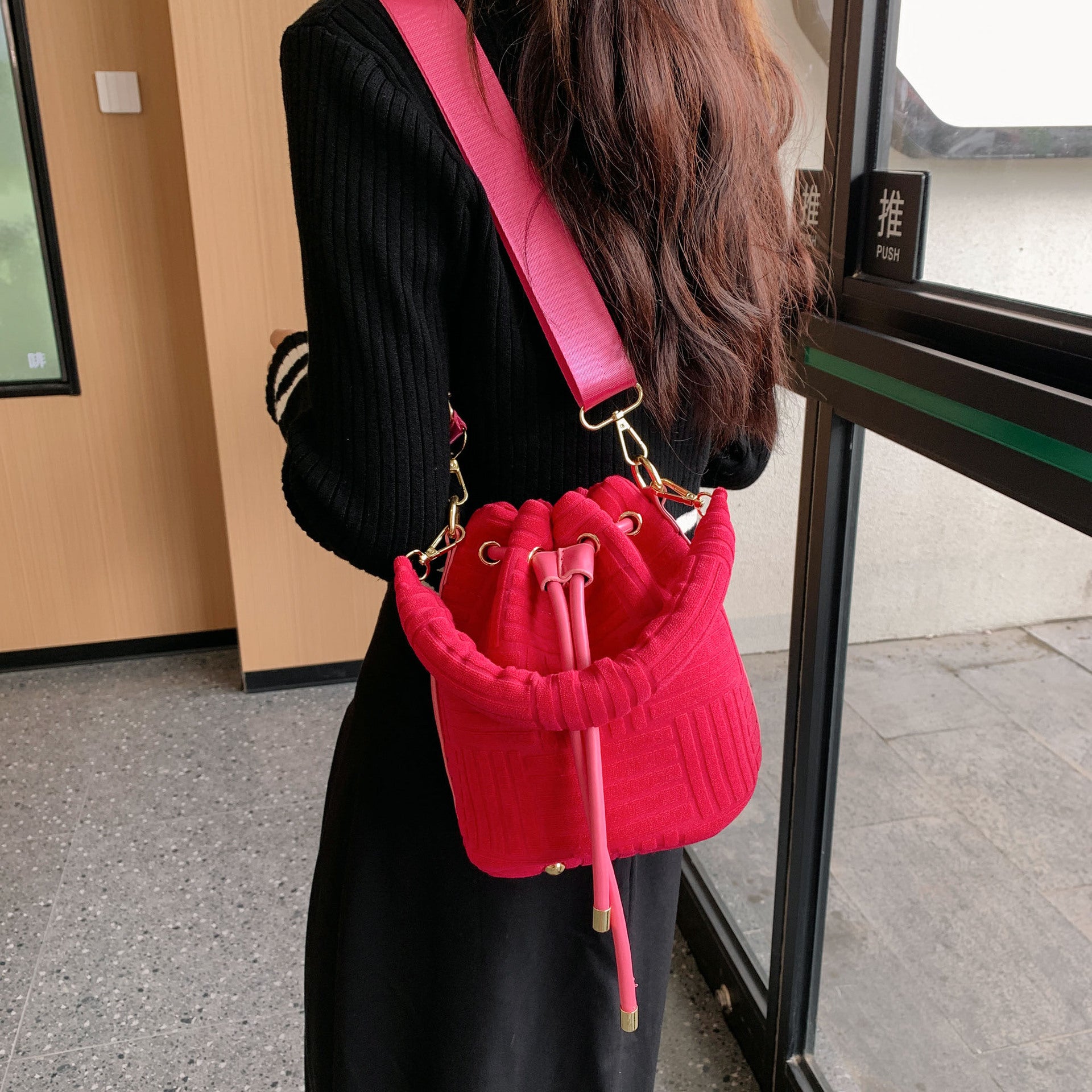 Women Flannel Bucket Bag Single Shoulder Crossbody Bag 9