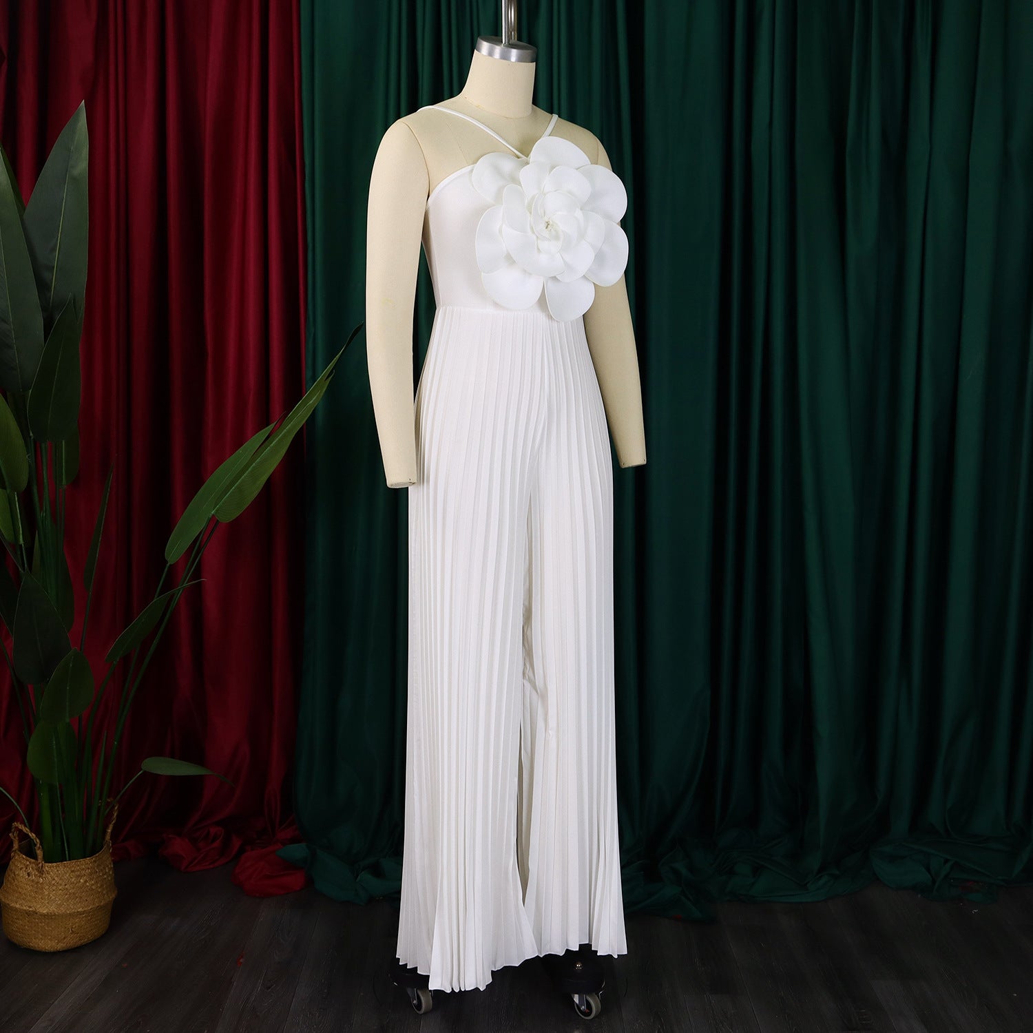 Women's Fashion Sexy Strap Flower Solid Color Pleated Jumpsuit 14
