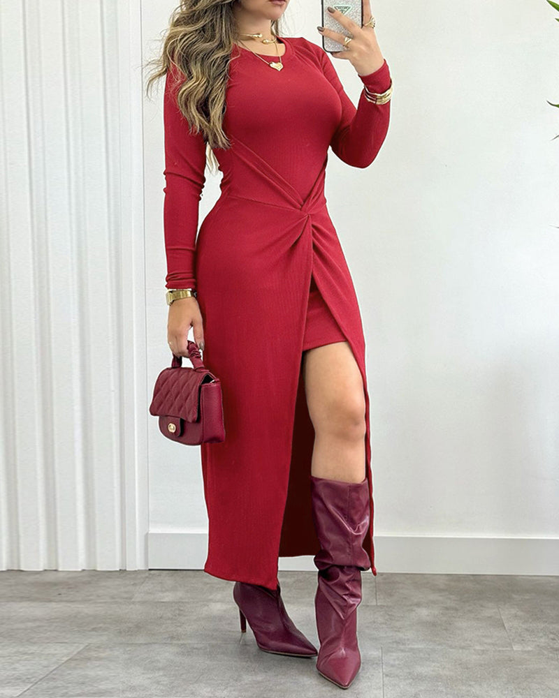 Women red long-sleeved maxi dress with buttoned waist and slits