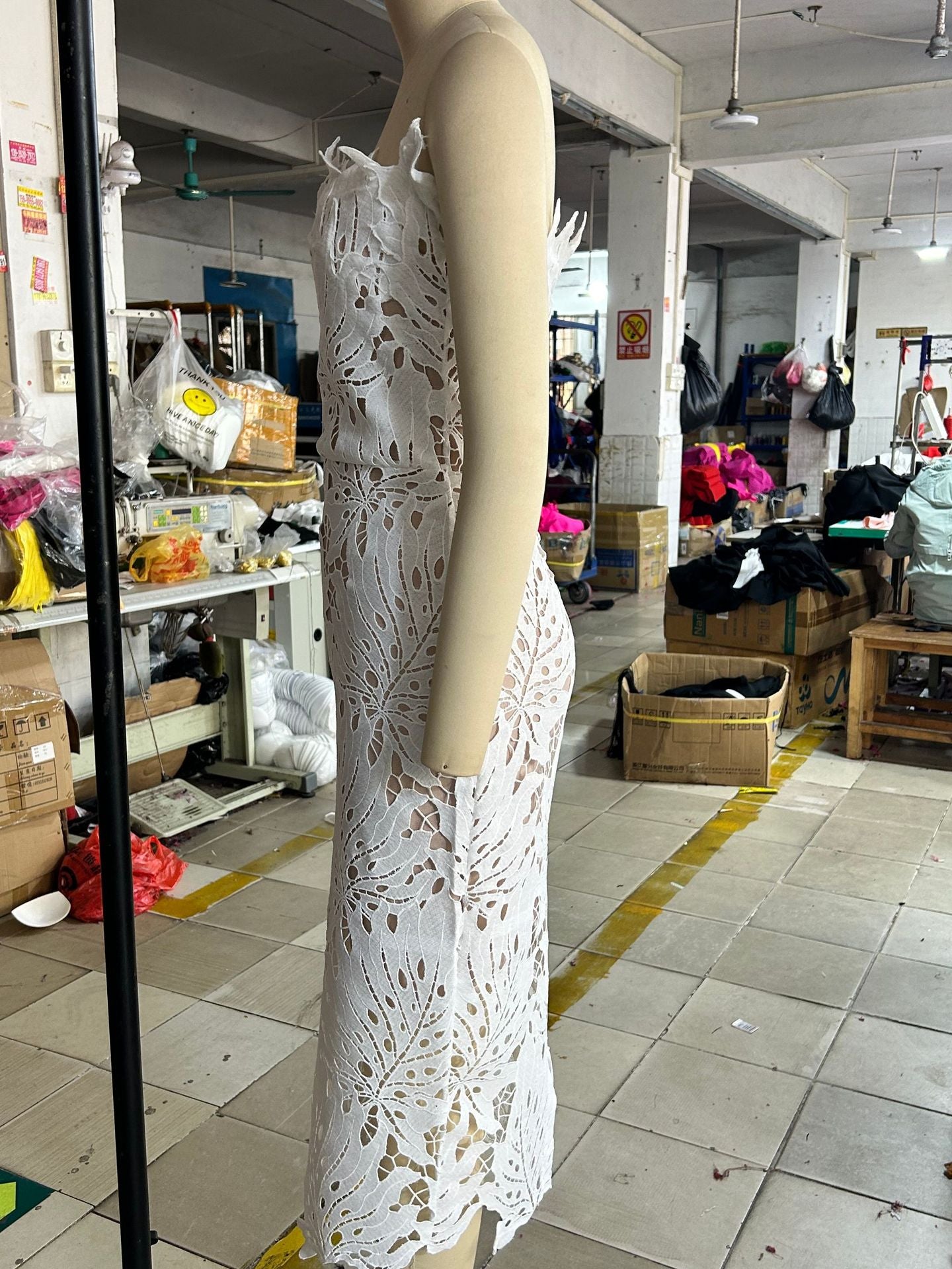 Women knitting sleeveless Strapless Lace white dress 5