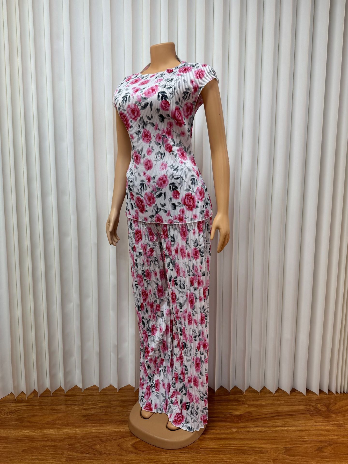 Women's Flower Pleated Top & Loose Pants Set 8