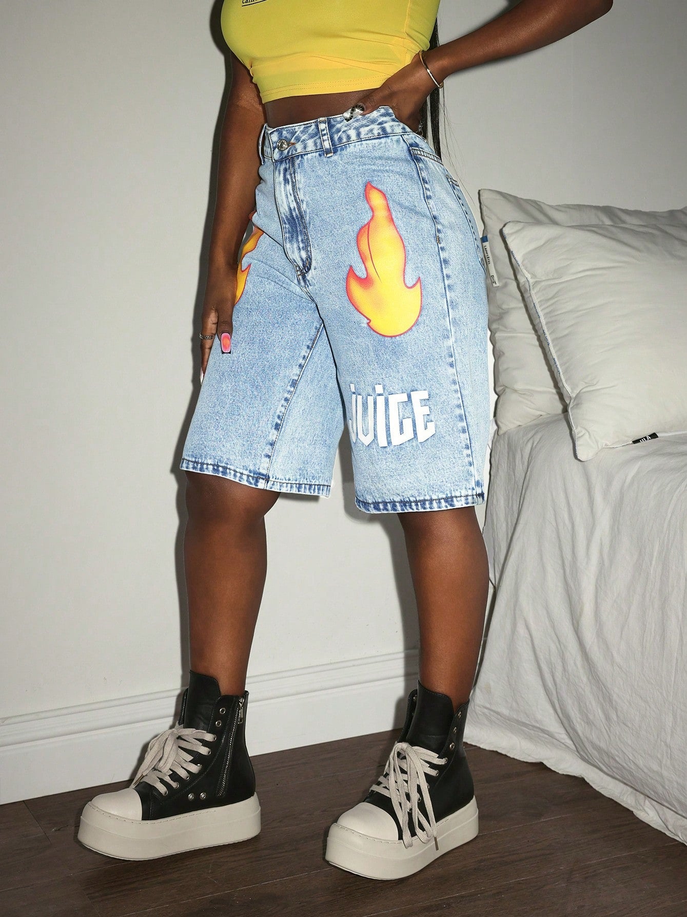 Women Letter Print Cropped Denim Shorts 4