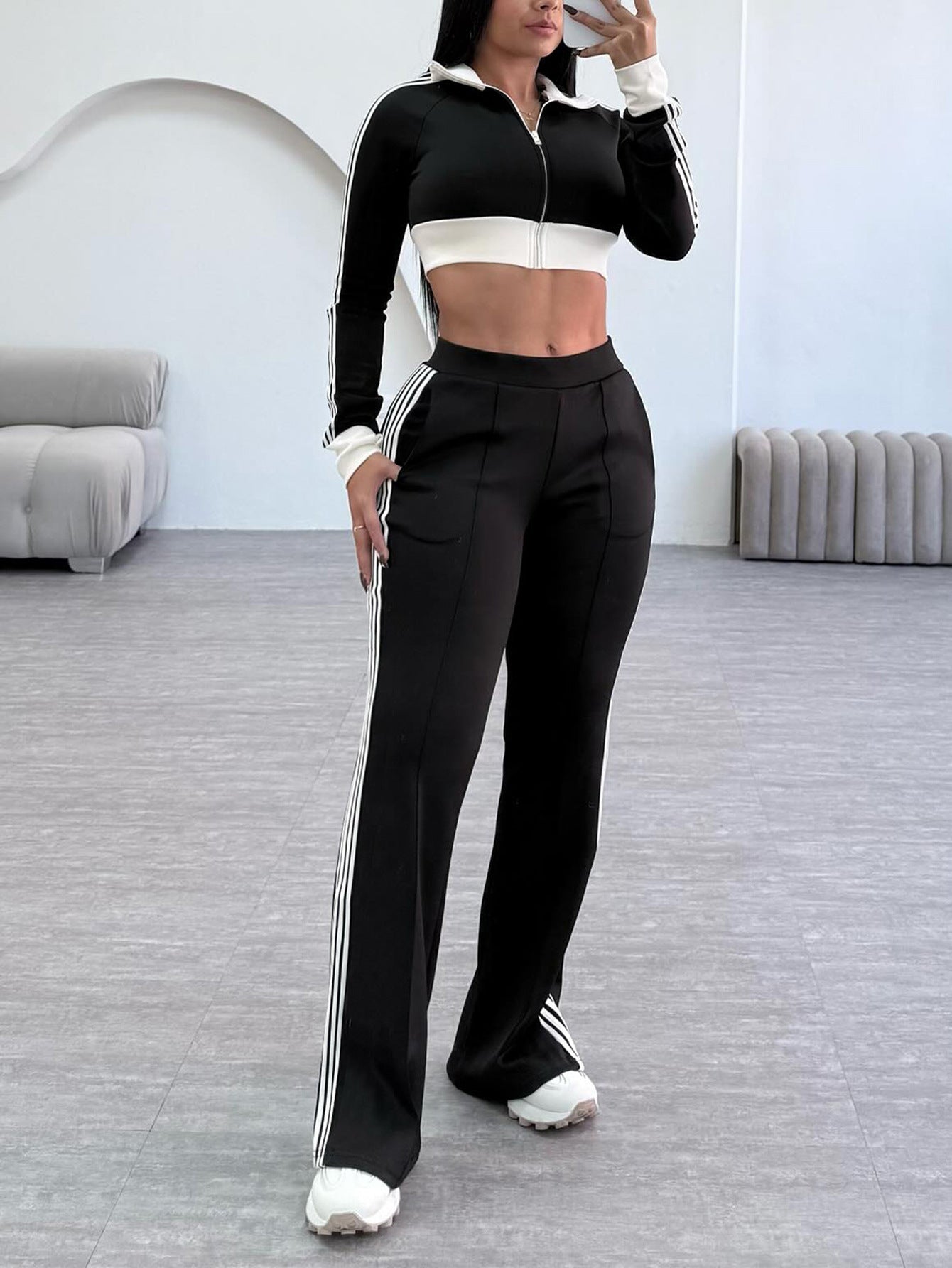 Women's Color-Blocked Casual Zip-Up Long Sleeve Top & Side-Stripe Sporty Pants Autumn/Winter Set