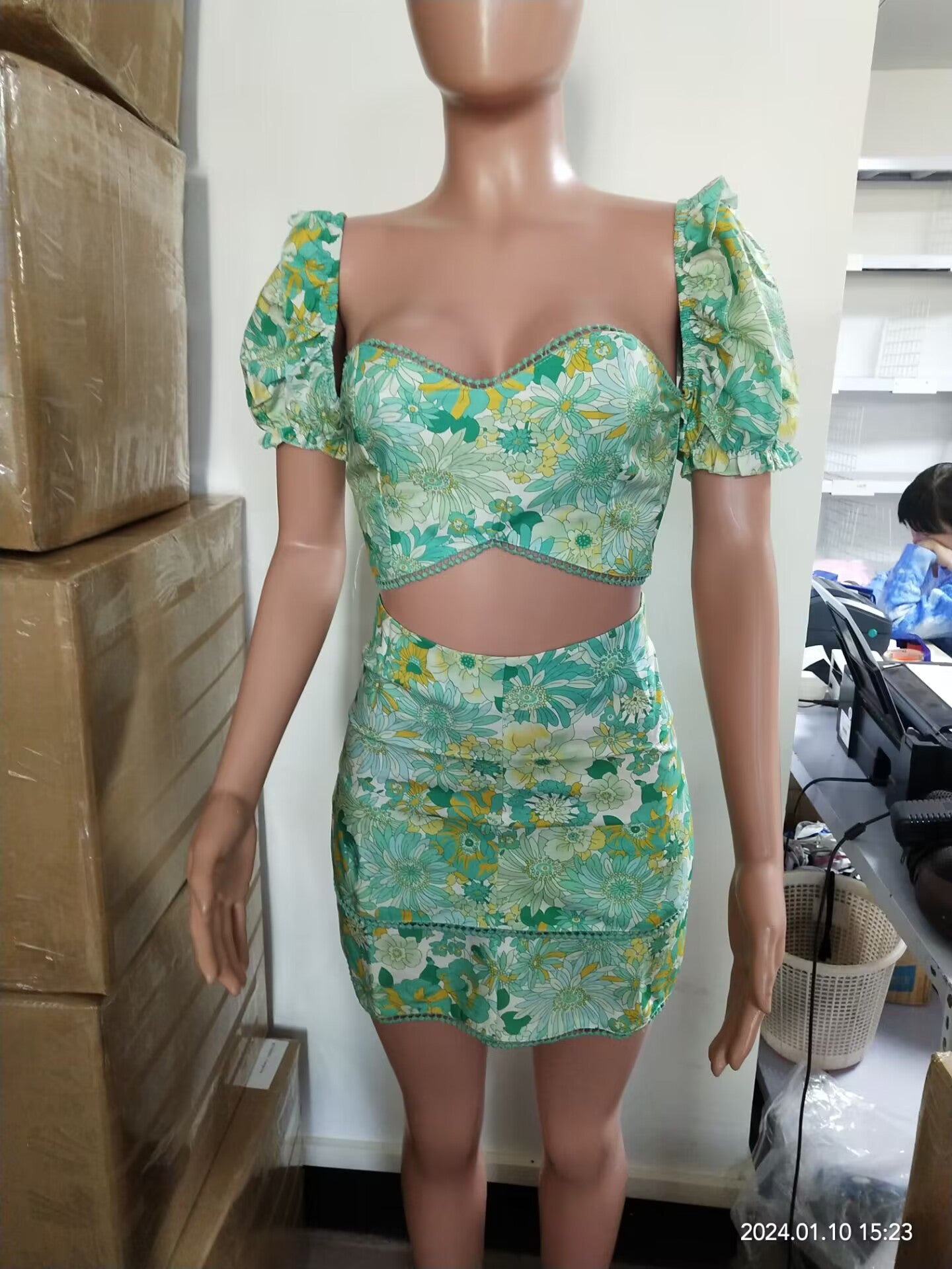 Women Sexy Printed Puff Sleeve Top and Skirt Casual Two-piece Set 15