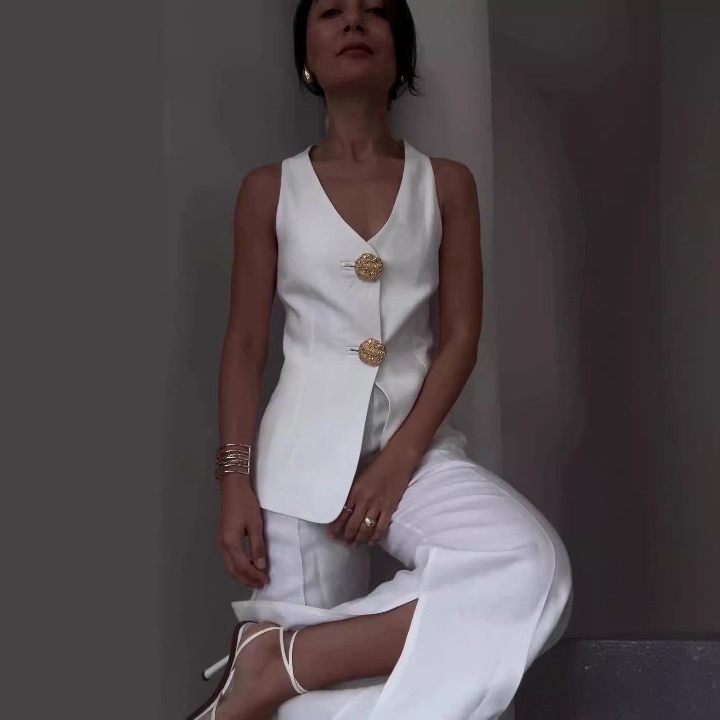 Women Solid V-Neck Sleeveless Vest and wide-leg pants two-piece set