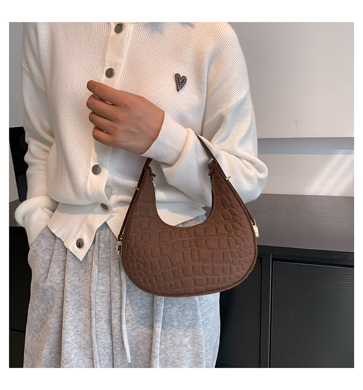 Baguette bag women's spring fashion retro felt creasing crocodile pattern underarm bag women's shoulder bag 31