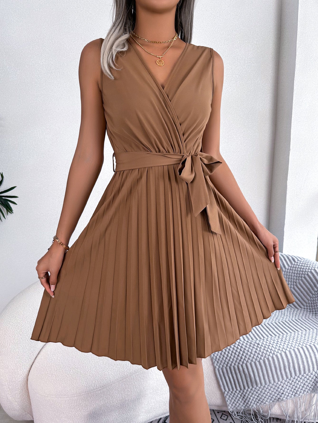 Spring/Summer Chic Crossover V-Neck Sleeveless Slim Waist Pleated Dress 9