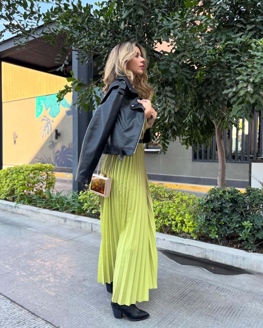 Women's Fashion Pleated Gradient Color Sleeveless Chic Loose Tops Wide-Leg Pants Set 16