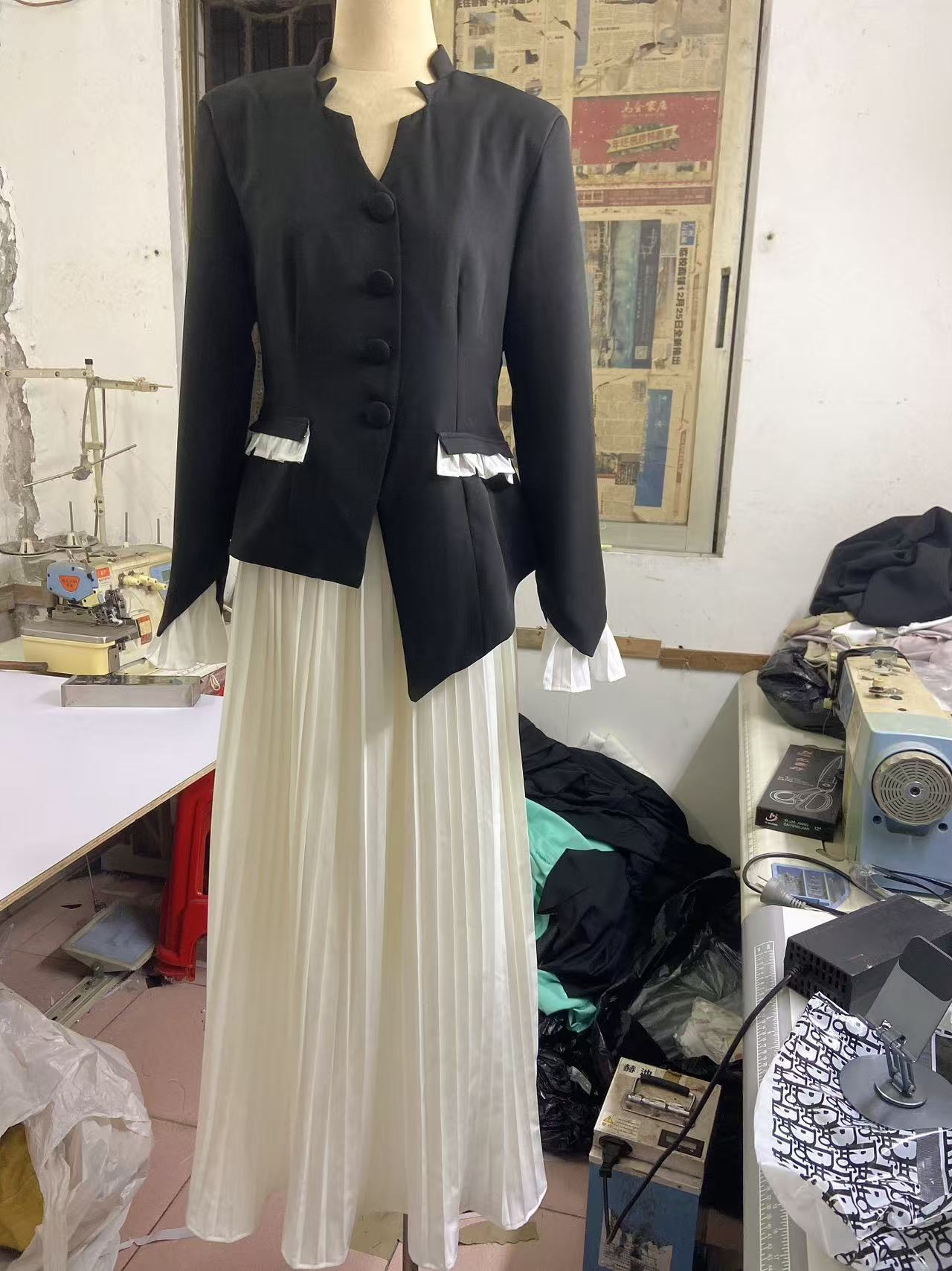 Plus Size Women Bell Bottom sleeves Top and pleated Skirt two-piece set 11