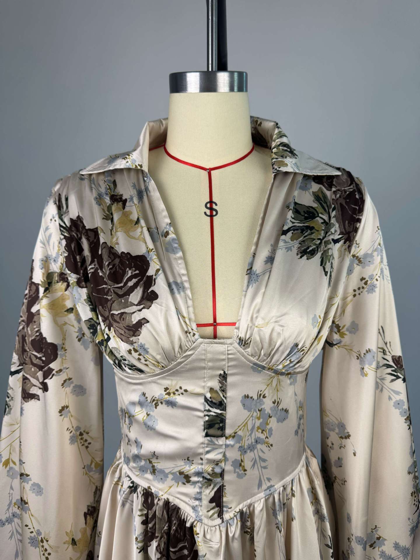 Women spring elegant printed v-neck lantern sleeve dress