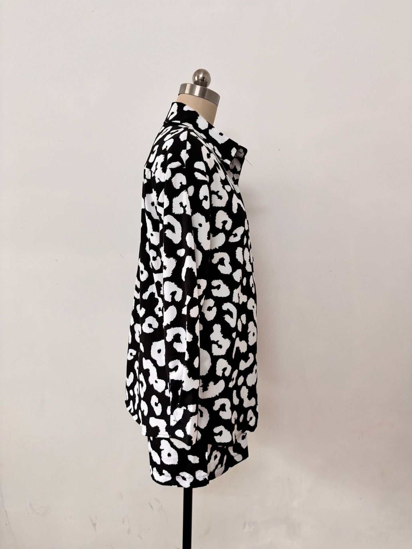 Women Summer Pattern Printed Shirt and Shorts Two-piece Set 15