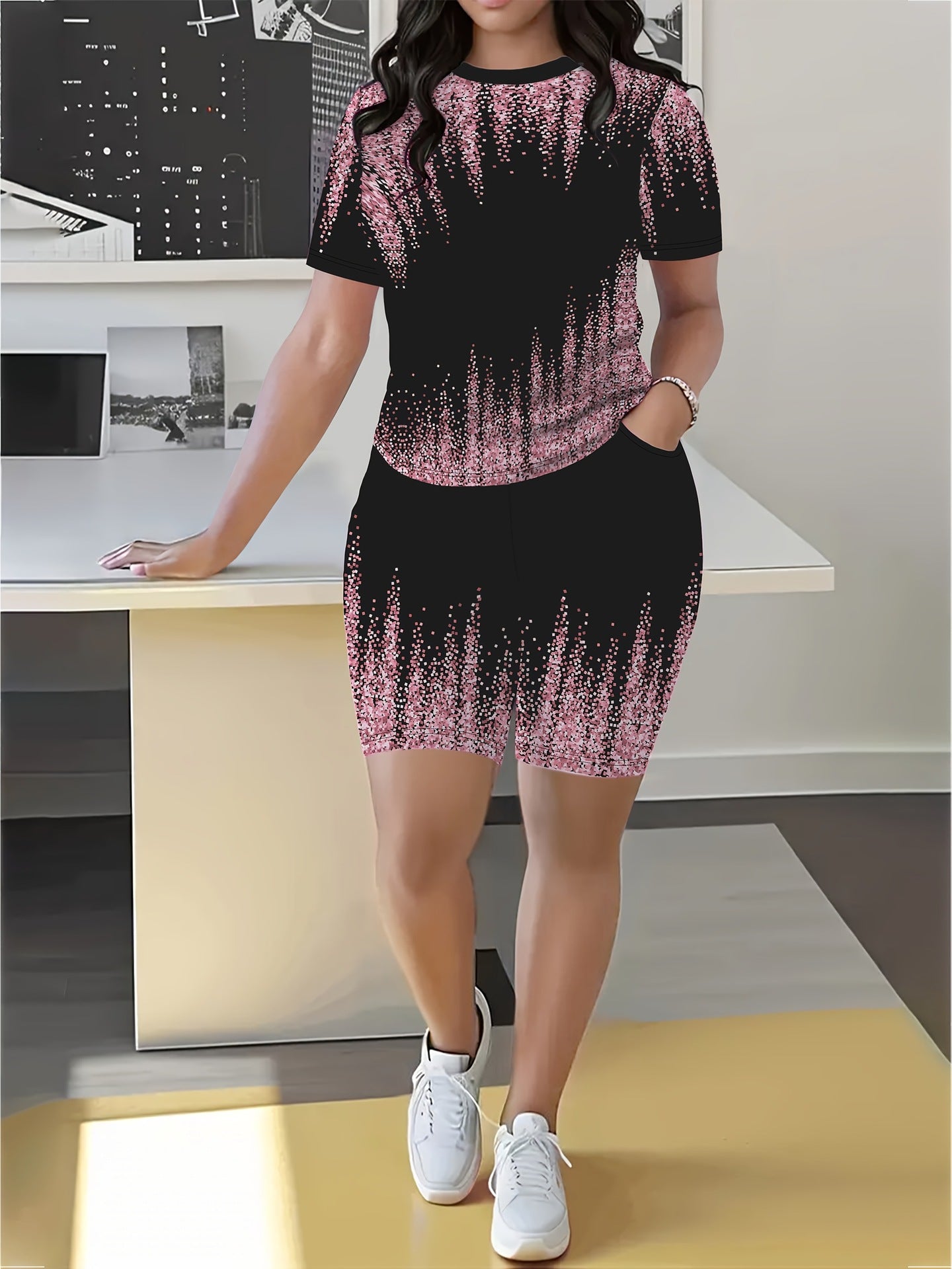 Women's Spring/Summer Geometric Stripe Round Neck T-Shirt & Tight-Fit Shorts Casual Set 10