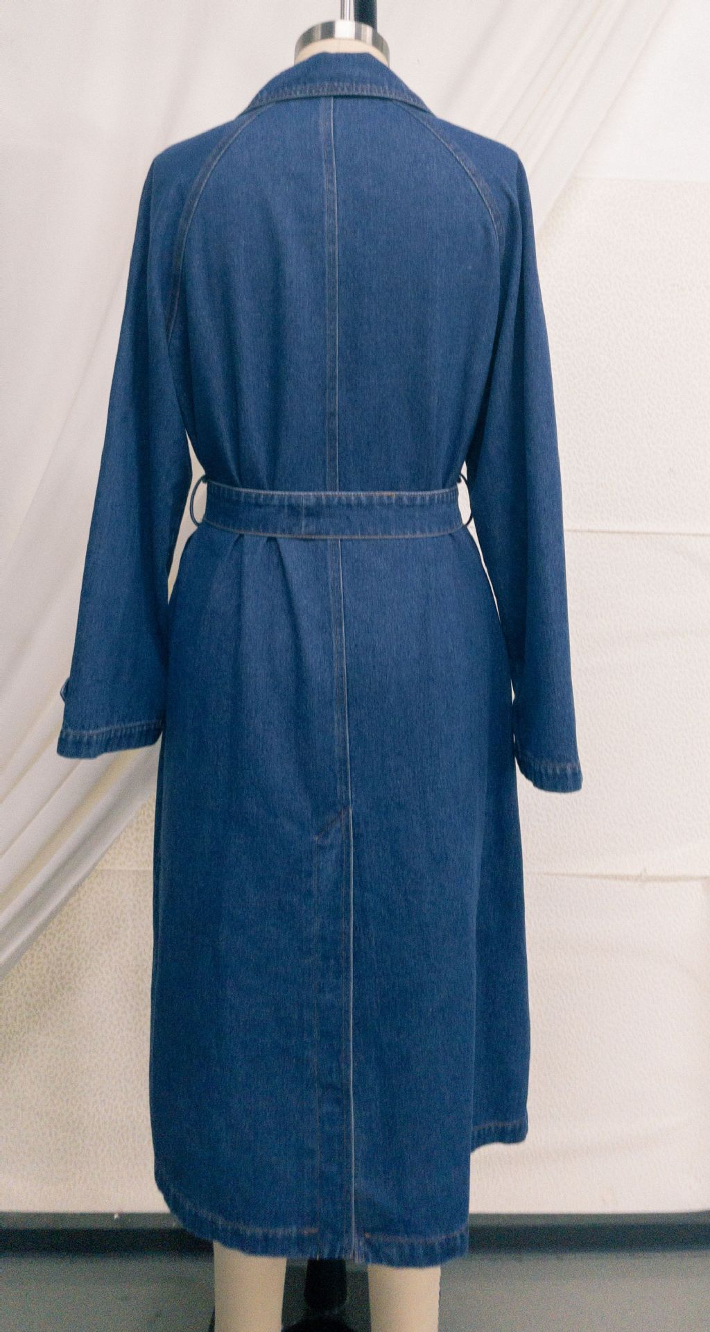 Women Solid Buttoned Loose Denim Jacket with Slip Pockets 6