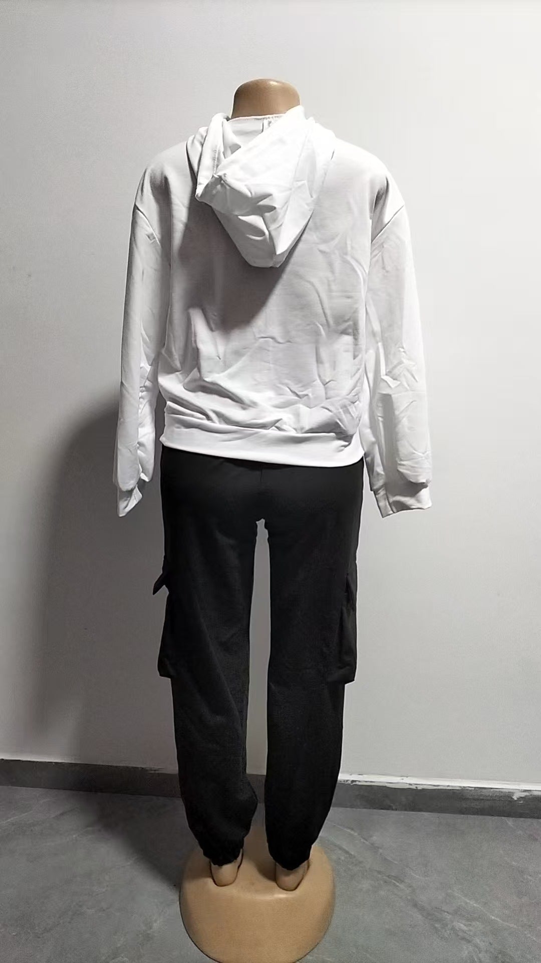 Women Casual Printed Hoodies and Cargo Pants Two-piece Set 9