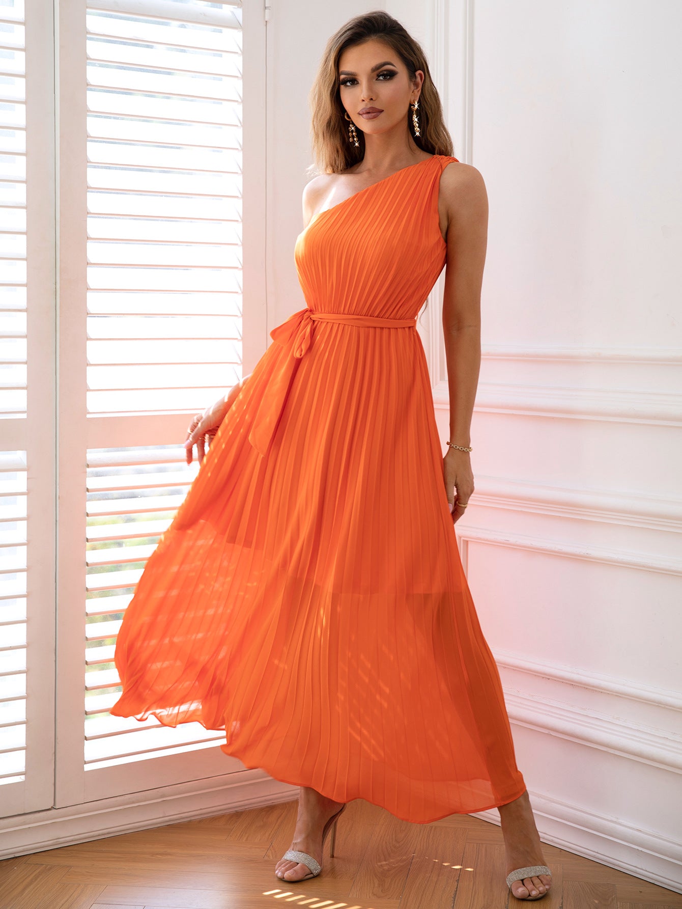 Women Collarless One-Shoulder Chiffon Pleated Dress