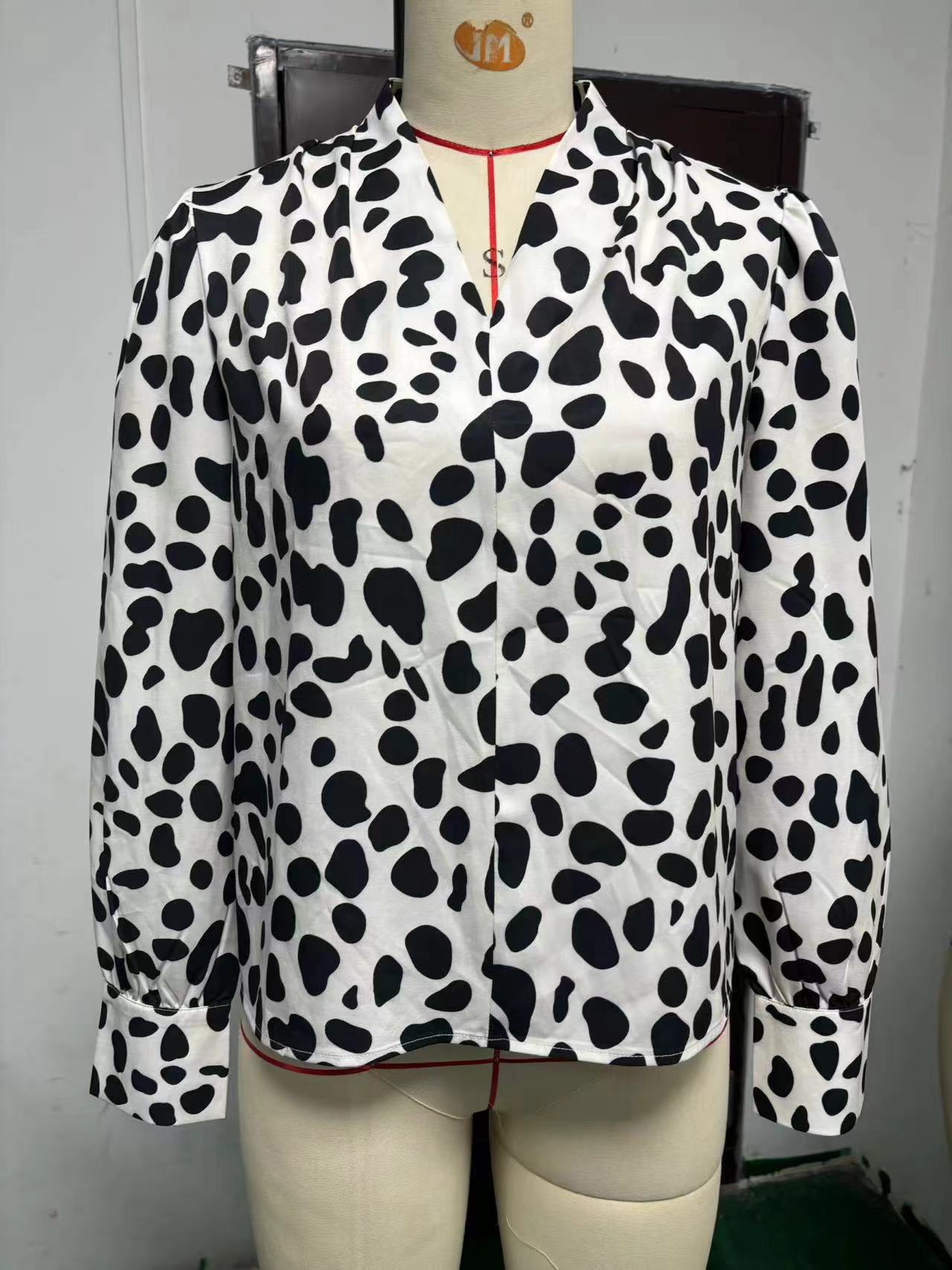 Women autumn long-sleeved v-neck shirt 22