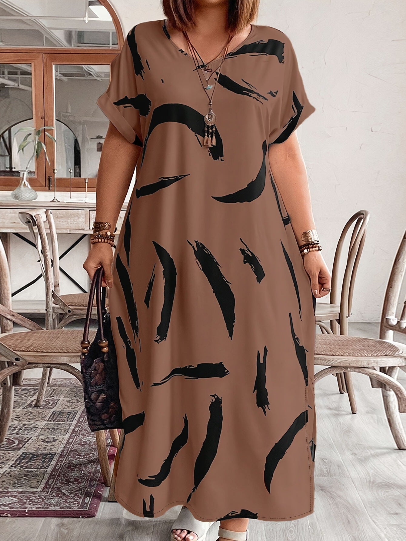 Plus Size Women short-sleeved printed slit dress 4