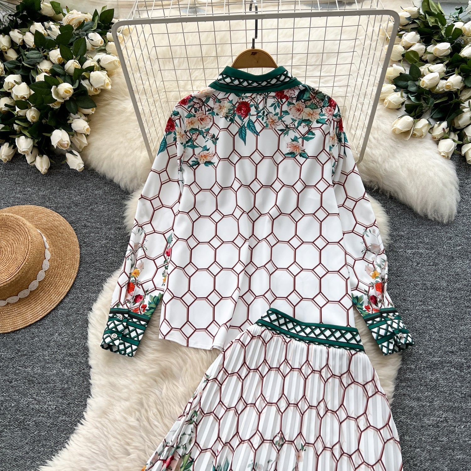 Fashion Women's Contrast Color Print Long Sleeved Shirt High Waist Pleated Skirt Two Piece Set 6