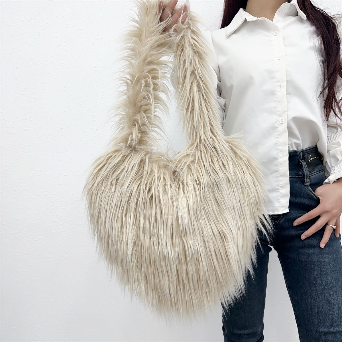 Style Trendy Heart Bag Women's Fur Bag Heart-Shaped Cute Crossbody Bag Shoulder Bag 4