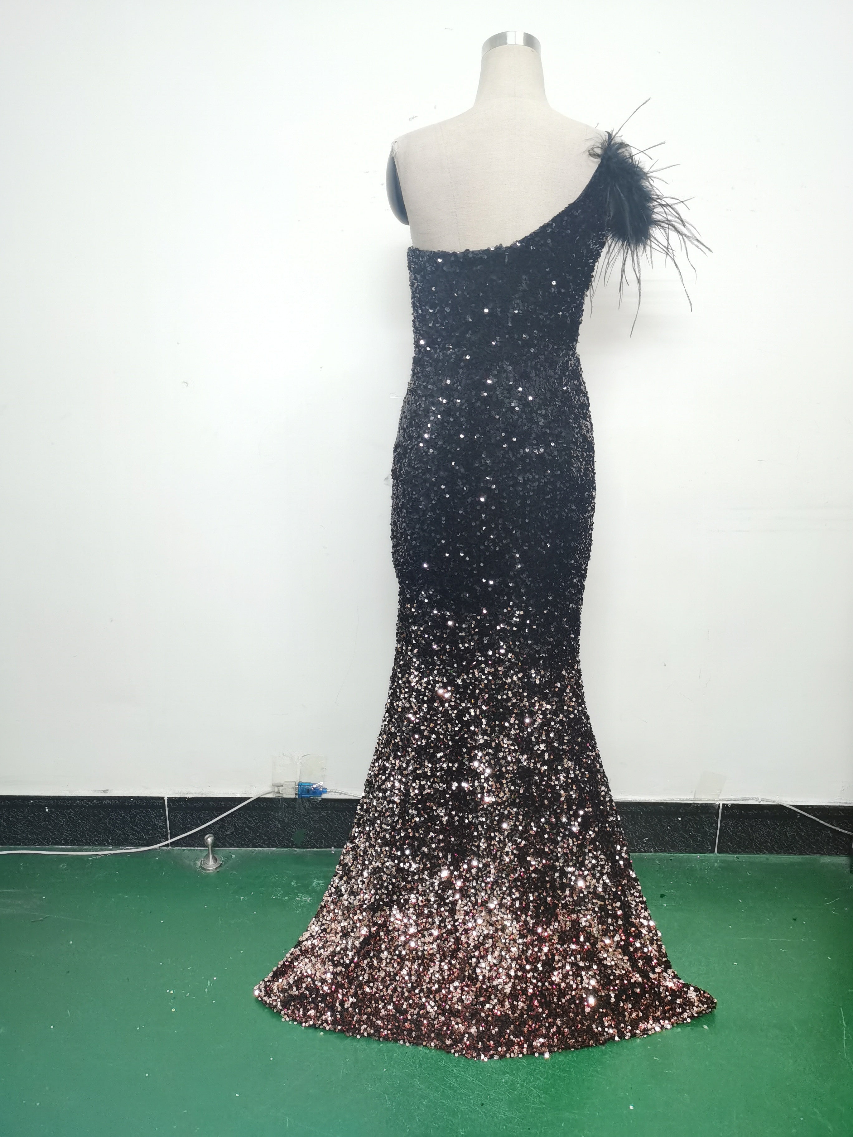 Women Gradient Velvet Bottom Beaded Ostrich Feather One Shoulder Slash Shoulder Slit Evening Dress 20