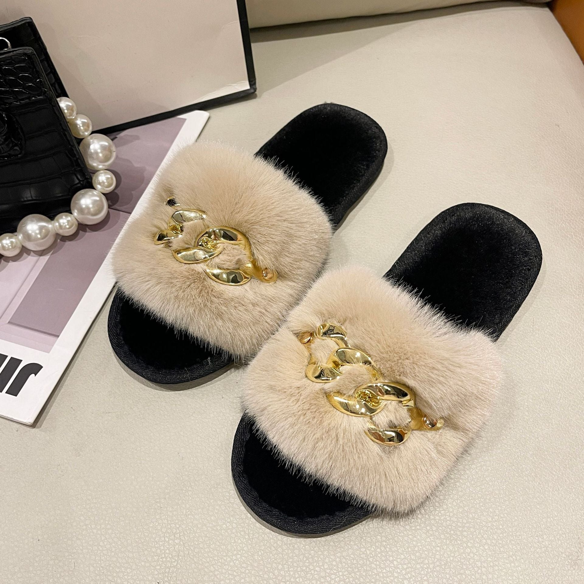 Autumn and winter metal chain plush slippers women's fashion warm large fur flat slippers 14