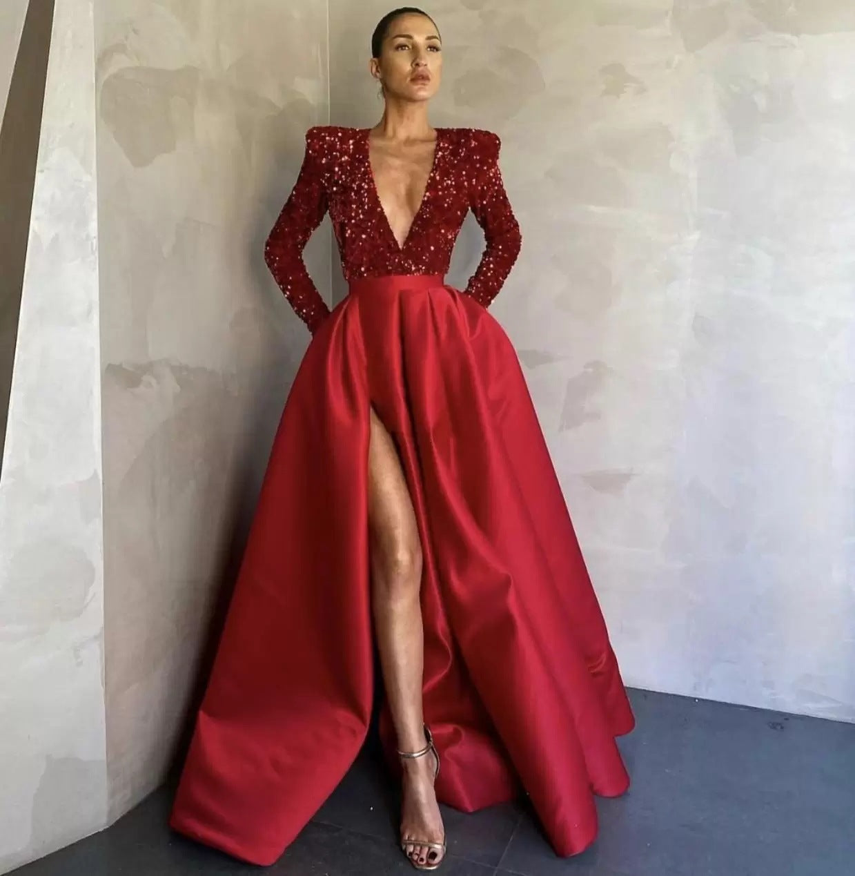 Feminine Long-Sleeved Sequin V-Neck Swing Sequin Slit Long Evening Dress 4