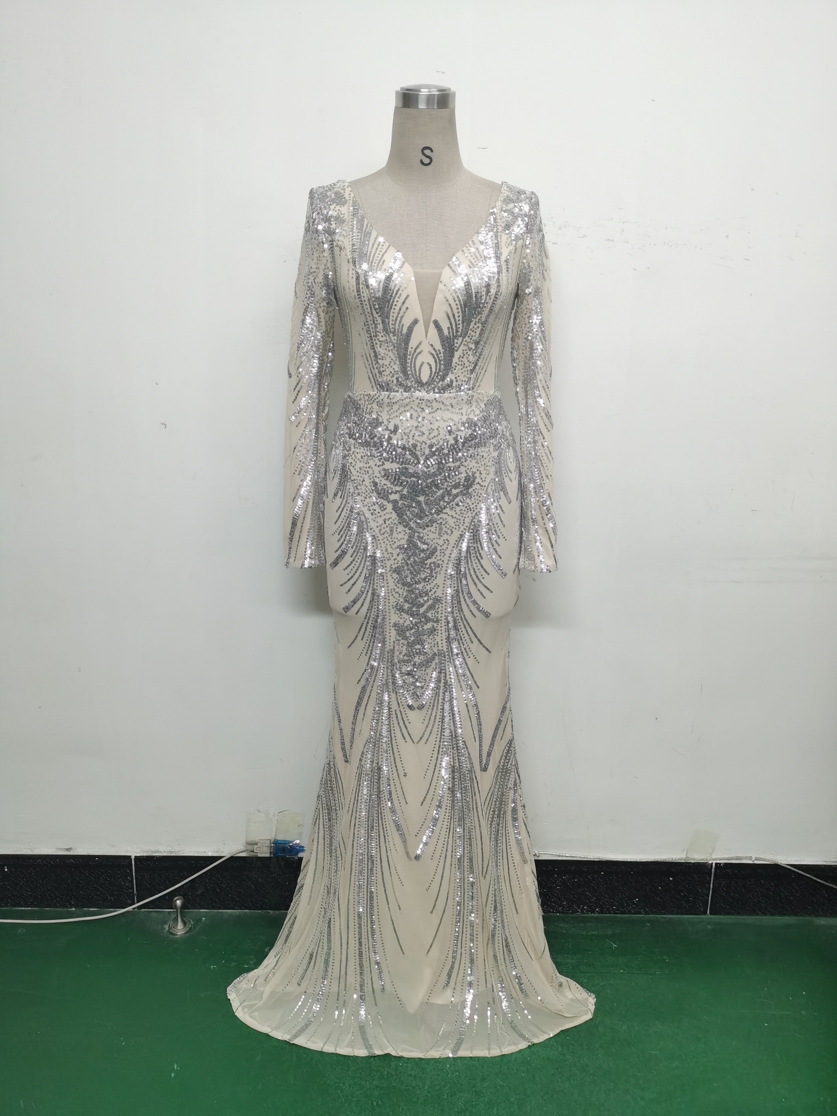 Women Positioning Flower Beaded Long Sleeve Evening Dress 30