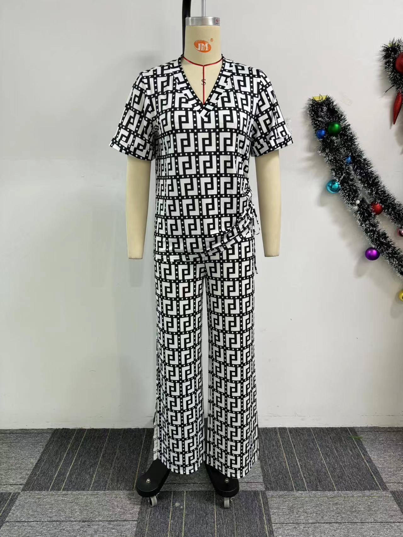 Women Printed V-neck Top and Wide Leg Trousers Two-piece Set 6