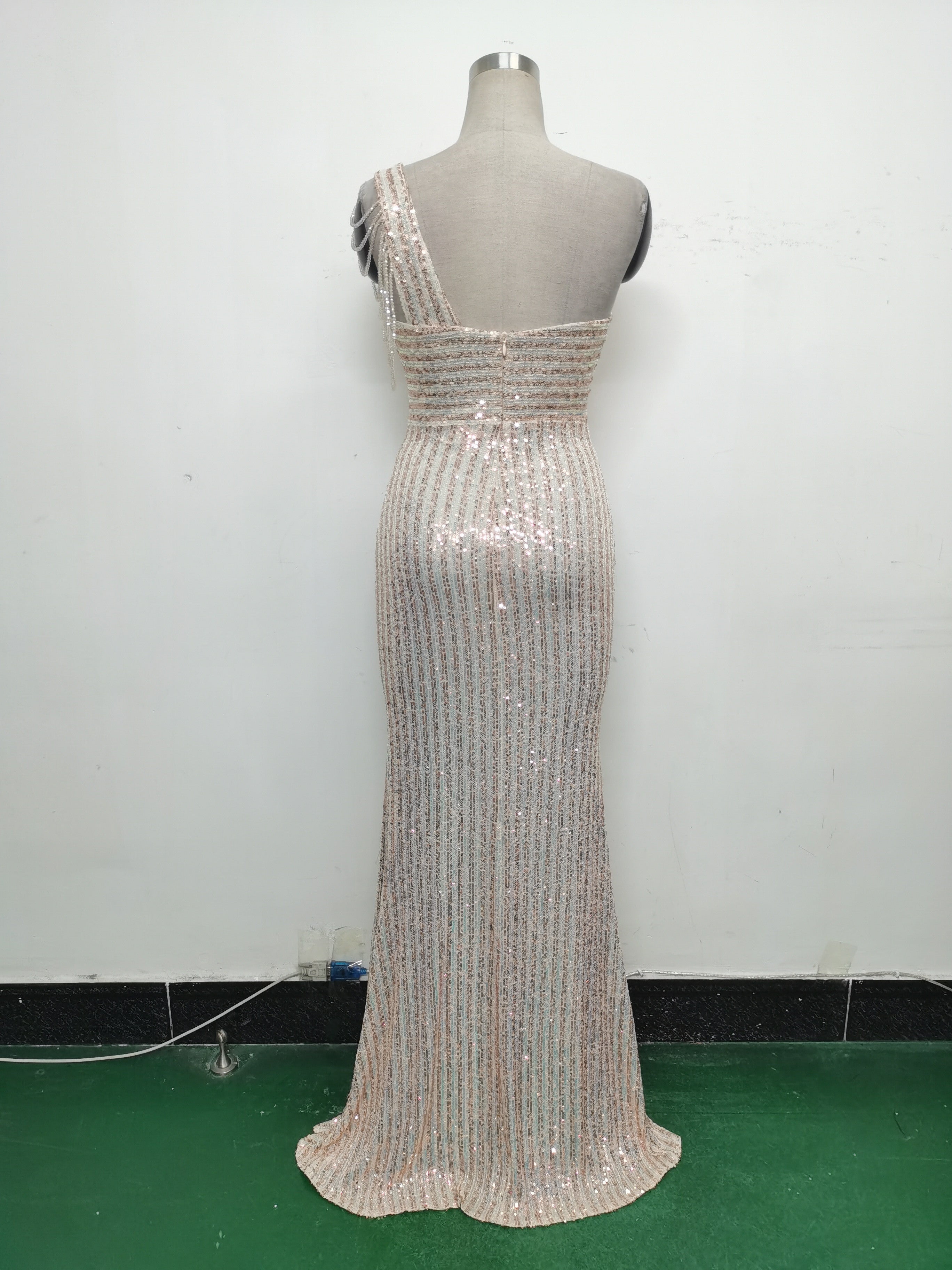 Women Beaded One Shoulder Slash Shoulder Split sequined evening dress 16