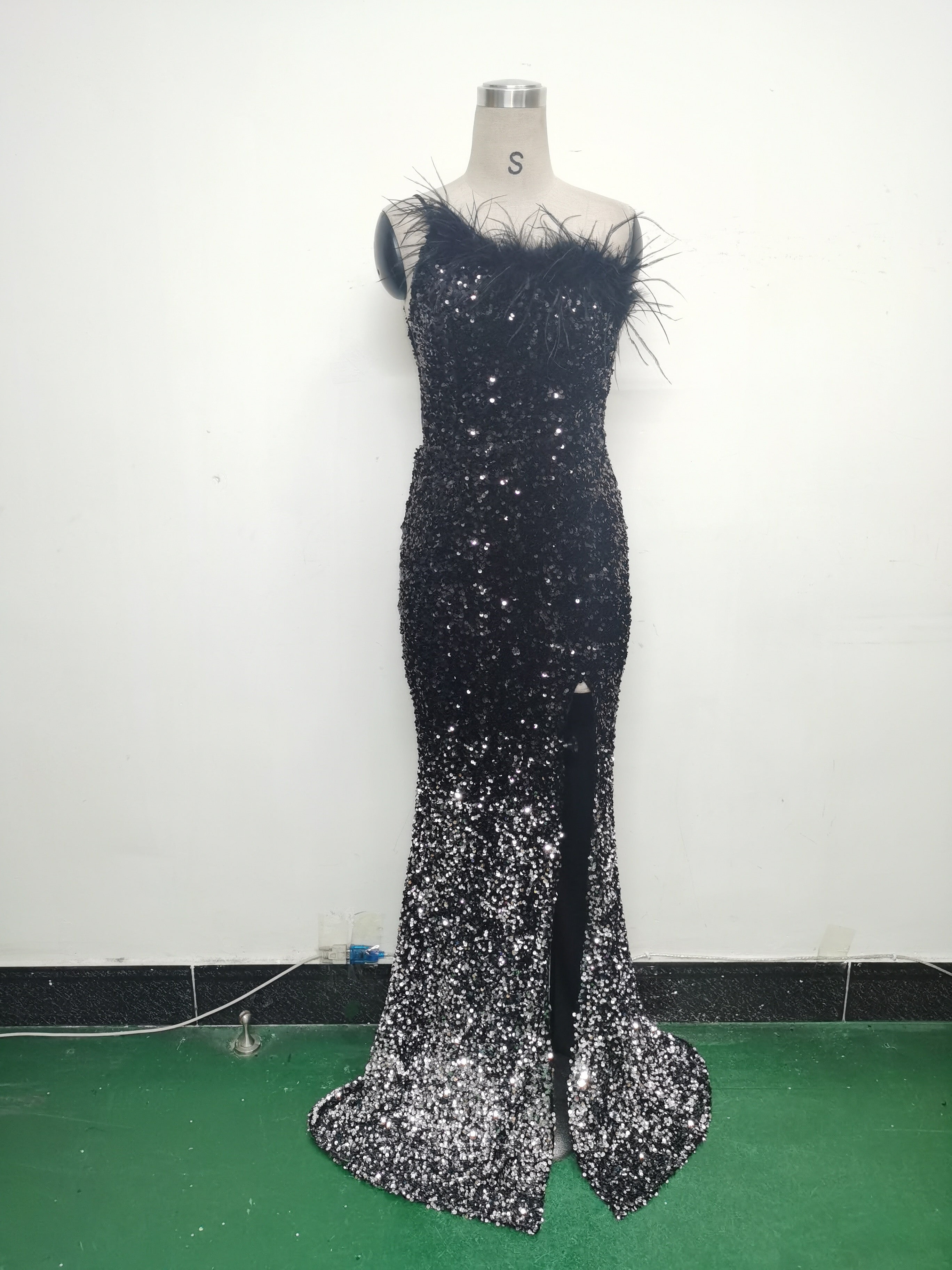 Women Ostrich Feather Beaded Evening Dress 28