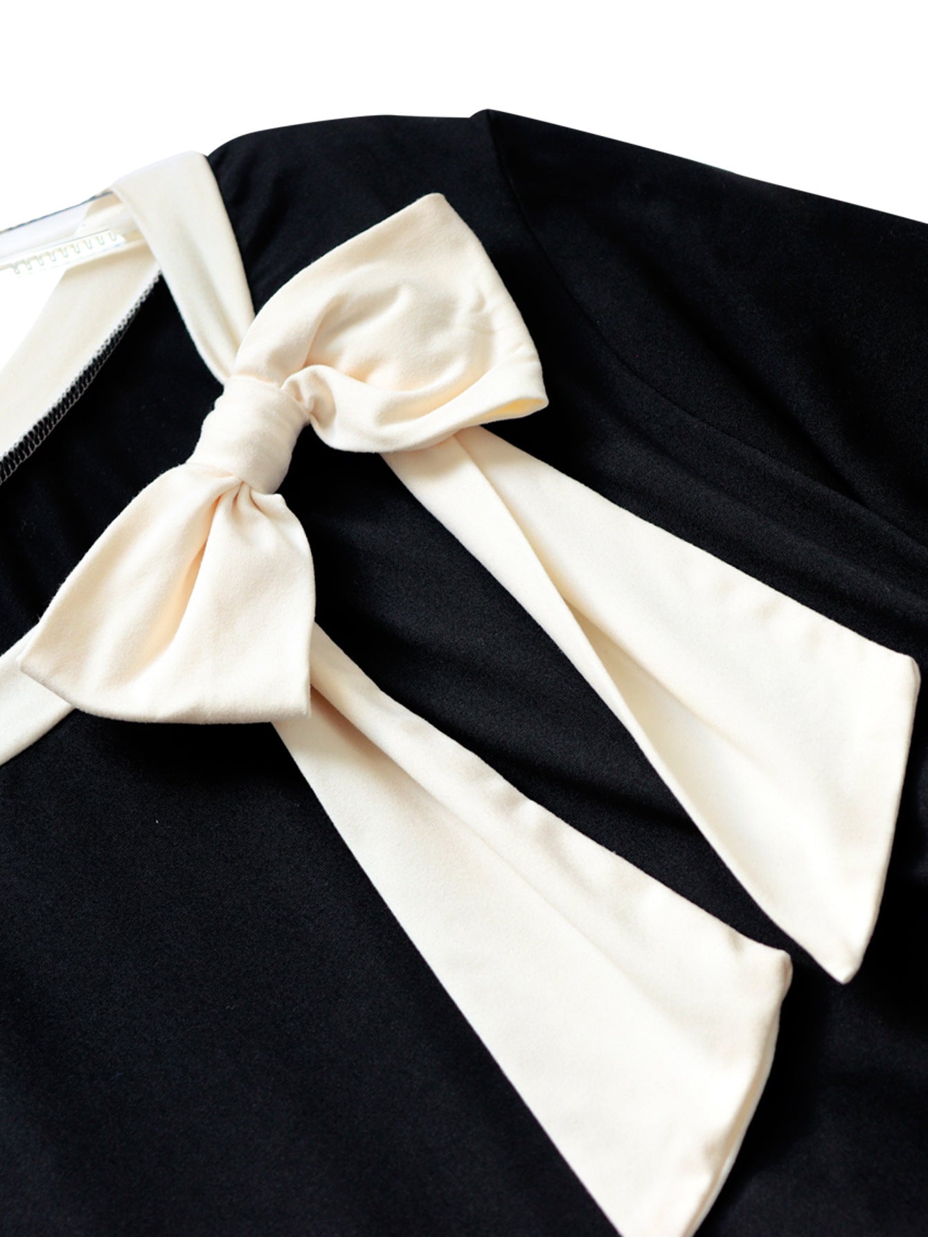 Plus-Size Women Fall/Winter Contrast Bow Black Maxi Dress 8