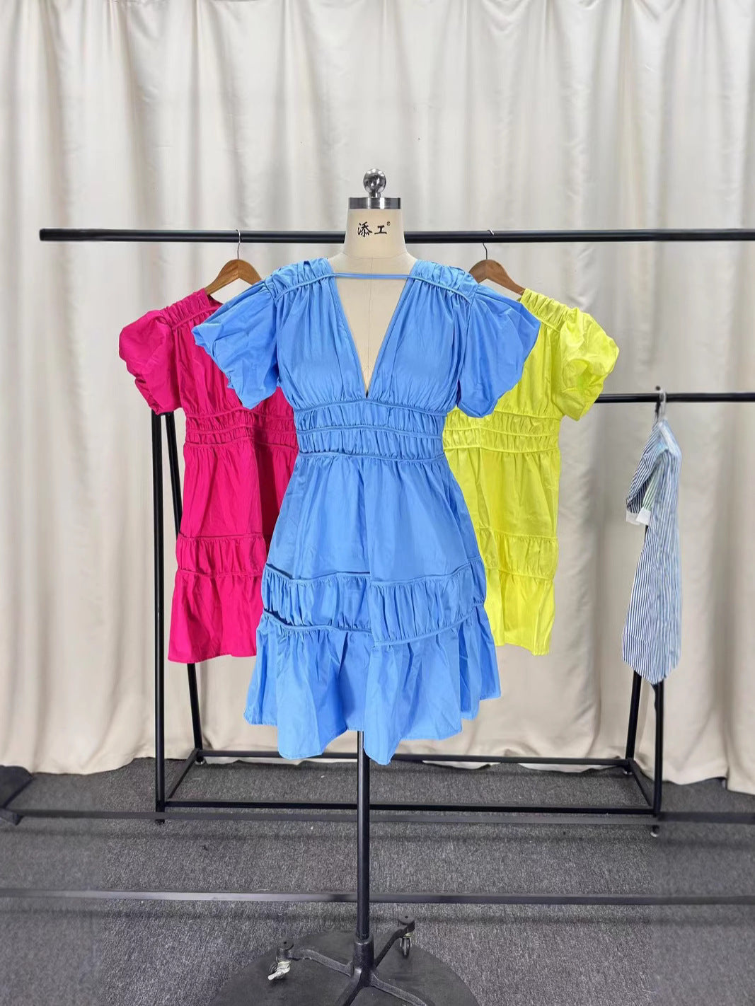 Women Elegant V-Neck Puff Sleeve Pleated Mini Dress 3