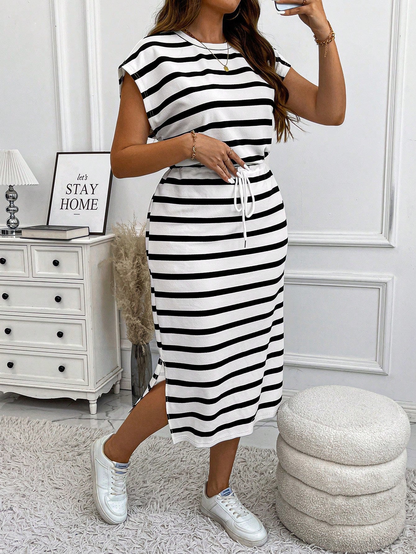 Plus Size Women Round Neck Printed Strapped Short Sleeve Dress 4