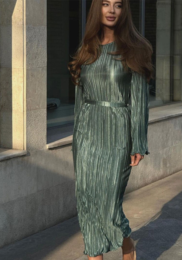 Women's Autumn Round Neck Belt Bell Bottom Long Sleeve Long Pleated Dress