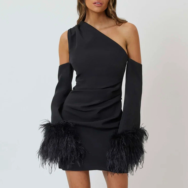 Sexy One Shoulder Slash Shoulder Fur Patchwork Bell Bottom Sleeve Slim Dress 3