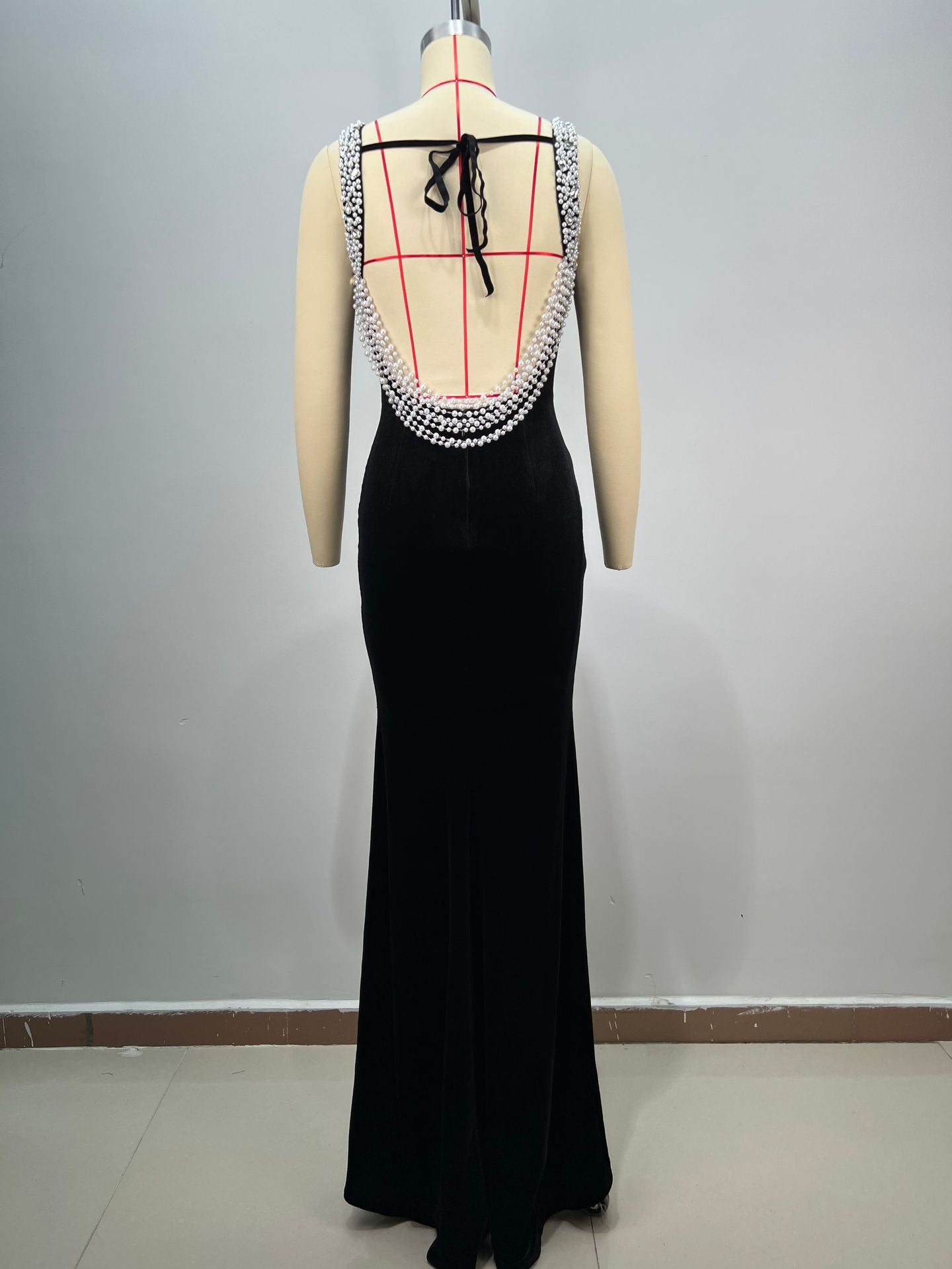 Women Sleeveless Diamond Chain Light Luxury Evening Dress 10