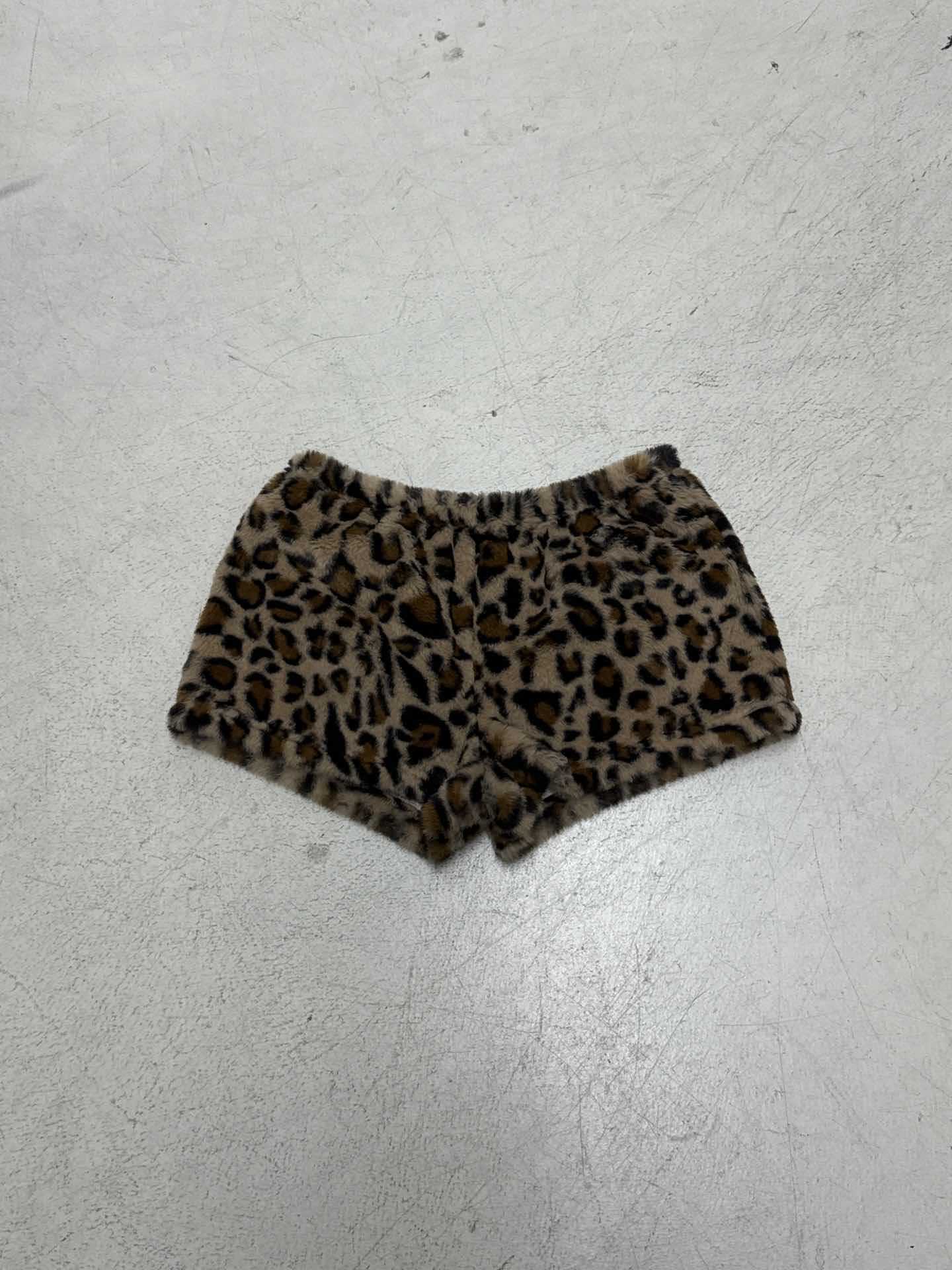 Women Leopard Print Off-Shoulder Long-Sleeved T-Shirt and Furry Shorts Two-Piece Set 38