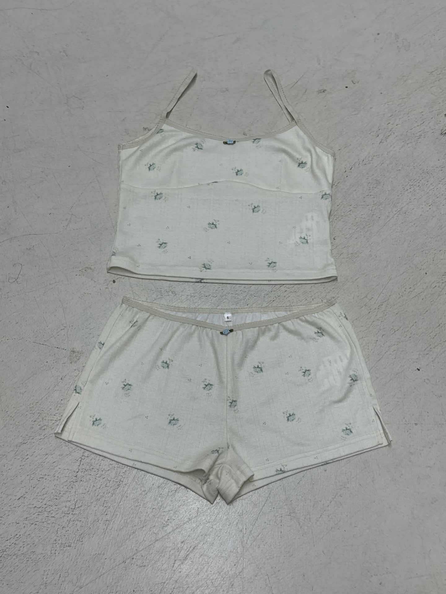 Women Floral Contrast Comfortable Crop Suspender Top and Shorts Two-piece Set 23