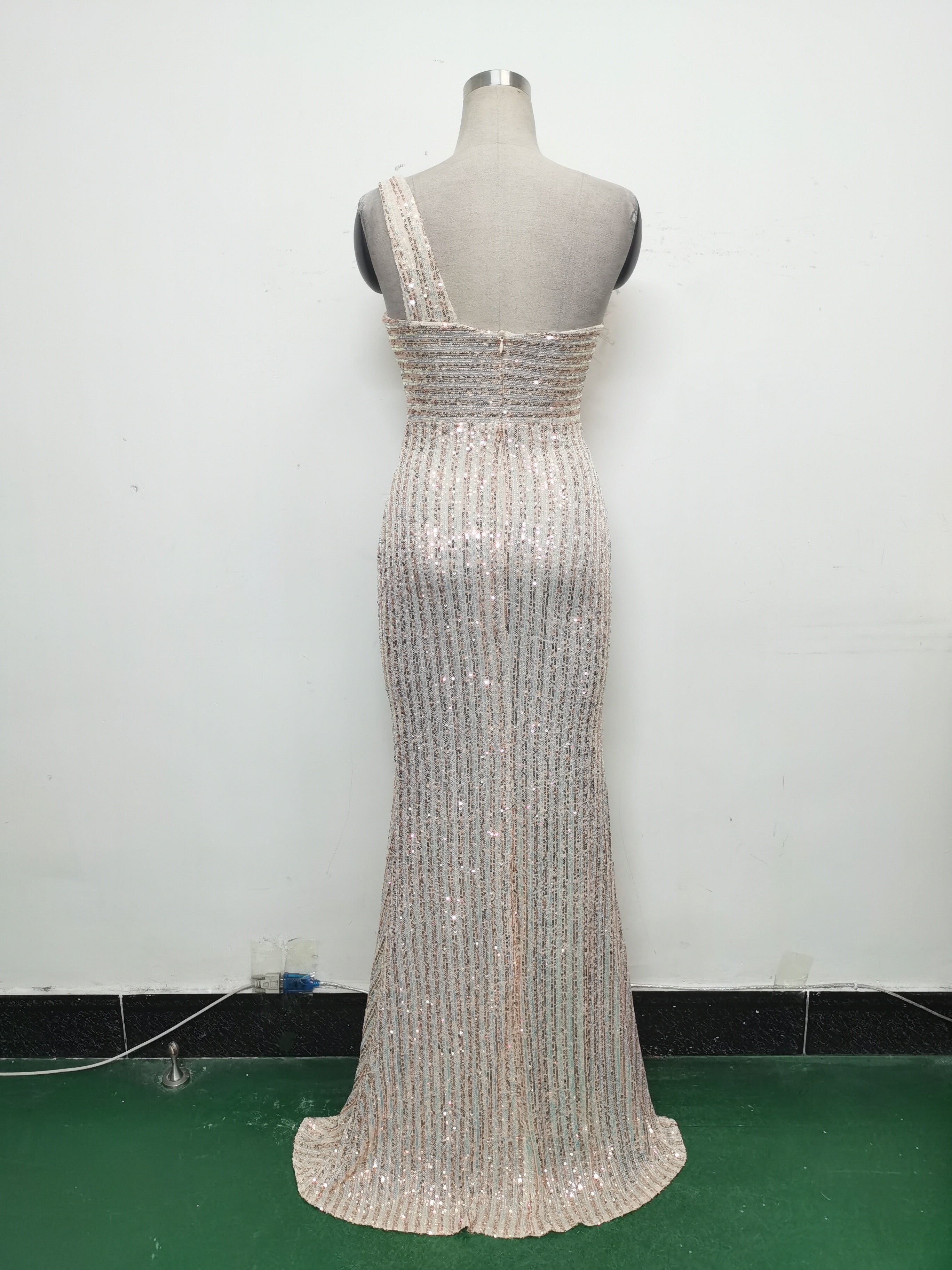 Women Beaded One Shoulder Slash Shoulder Split Sequin Evening Dress 22