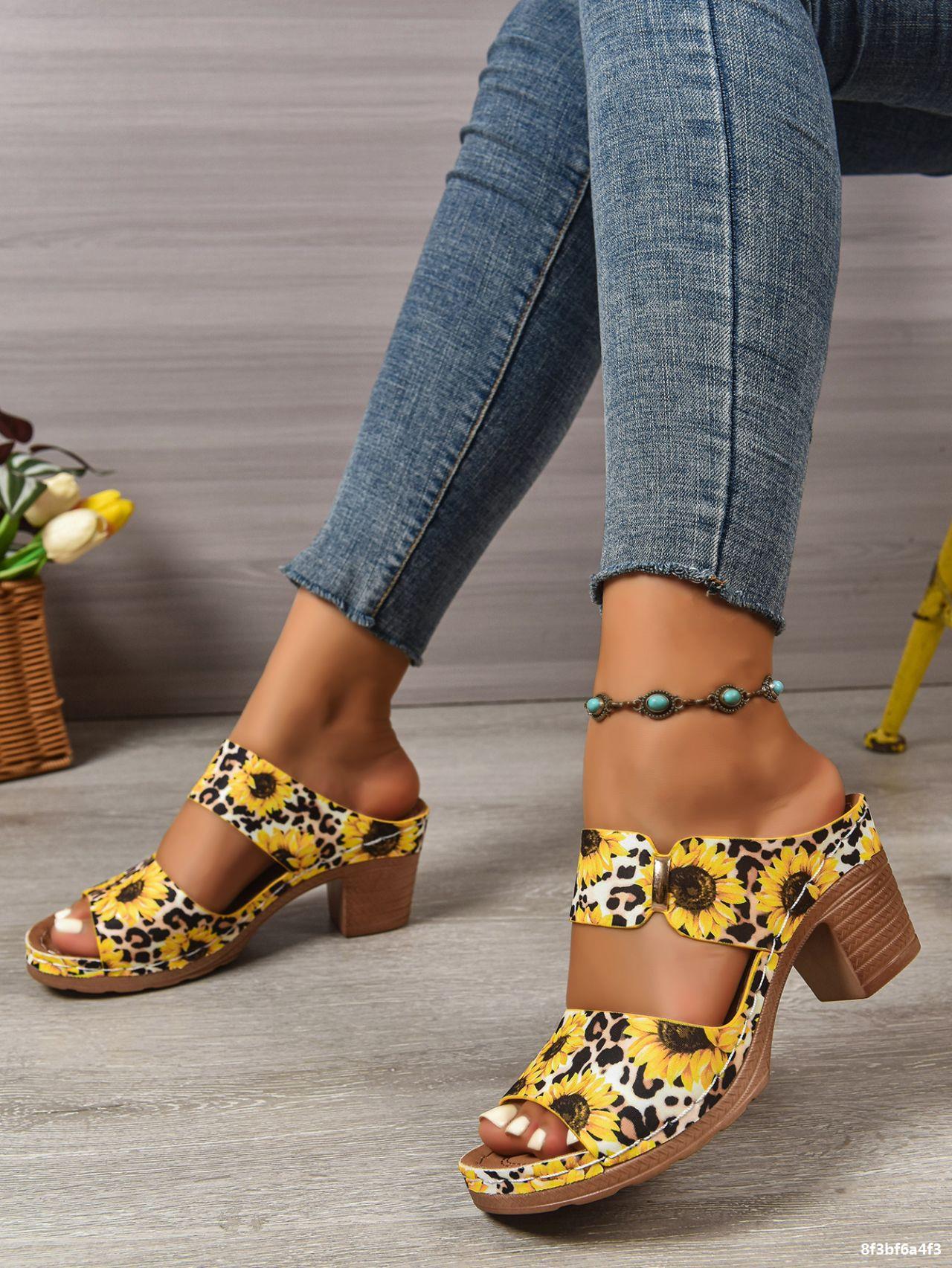 Plus Size Women Graffiti Buckled Lightweight Block Heel Sandals 6