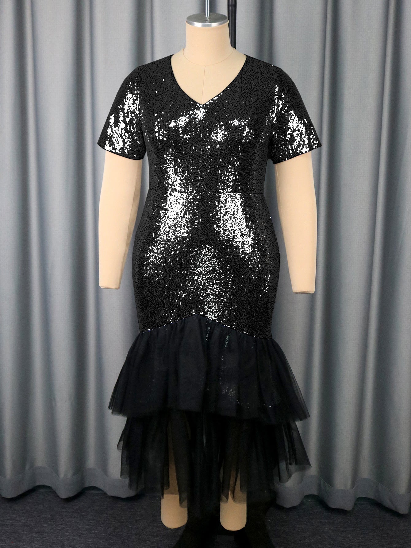 Plus-Size Women Sequined Patchwork V-Neck Short-Sleeved Layered Mesh Mermaid Evening Dress 3